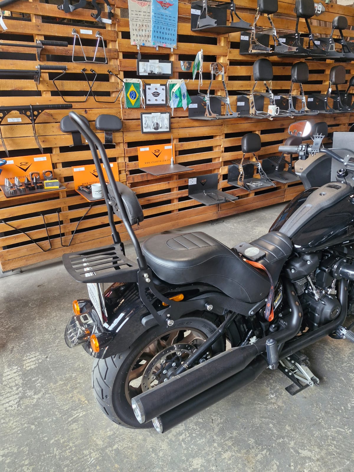 Bar Easy Rider Sissy bar Easy Rider fixo Super Meteor 650 2024 em diante - V2 Custom