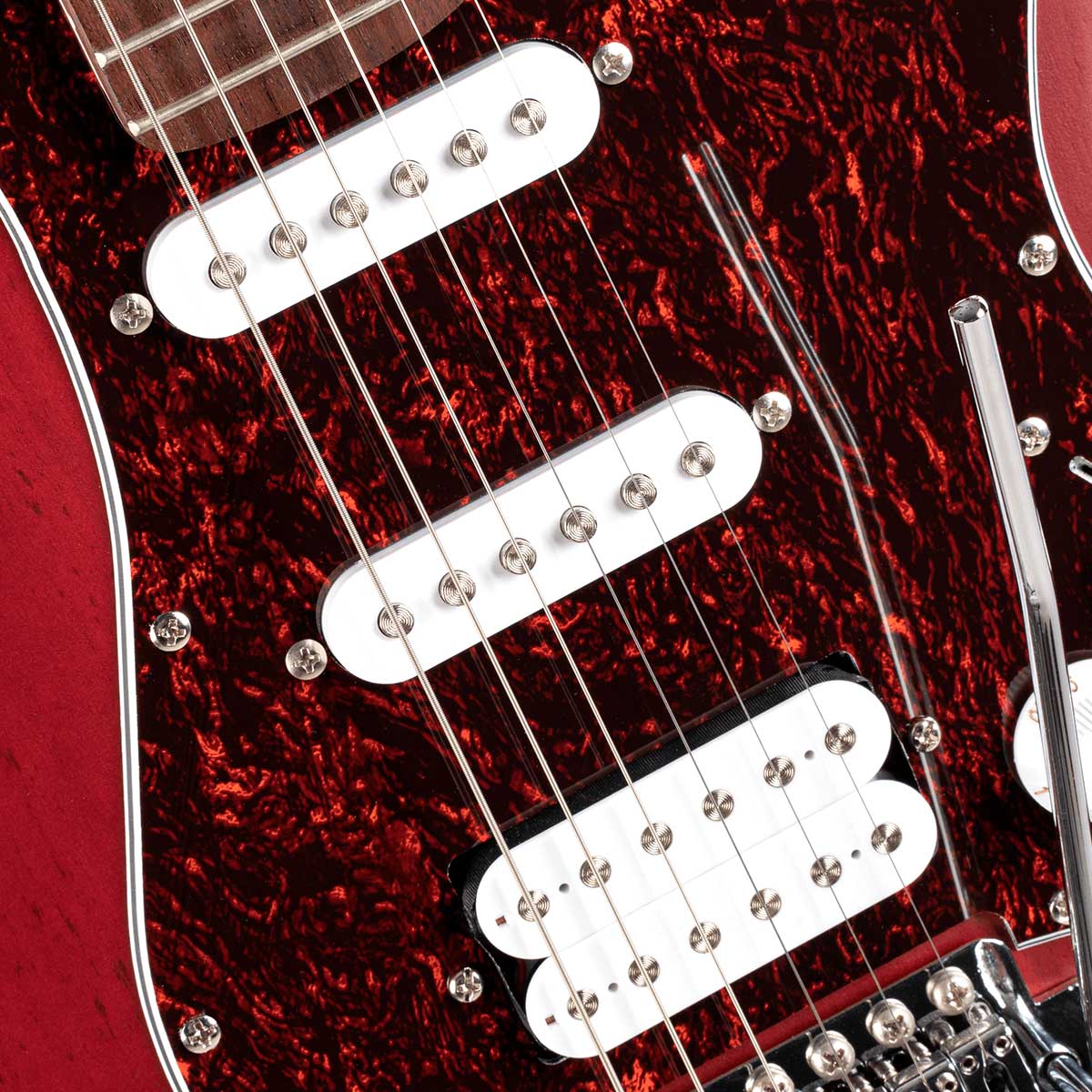 Guitarra Cort G110 HSS Open Pore Black Cherry | Versatilidade e