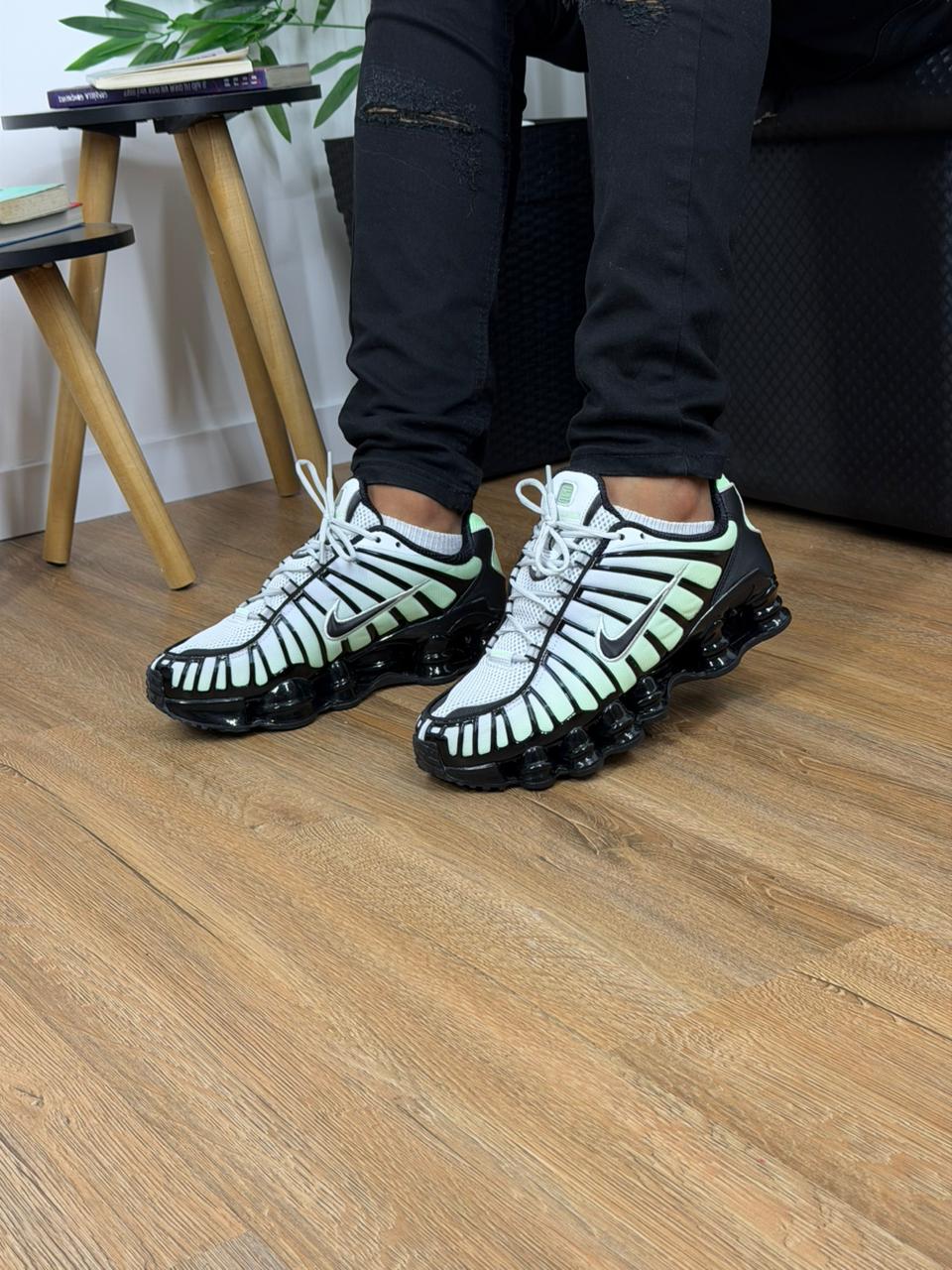 Nike Shox TL Preto, Verde e Branco AV3595-300 - Granfino Store