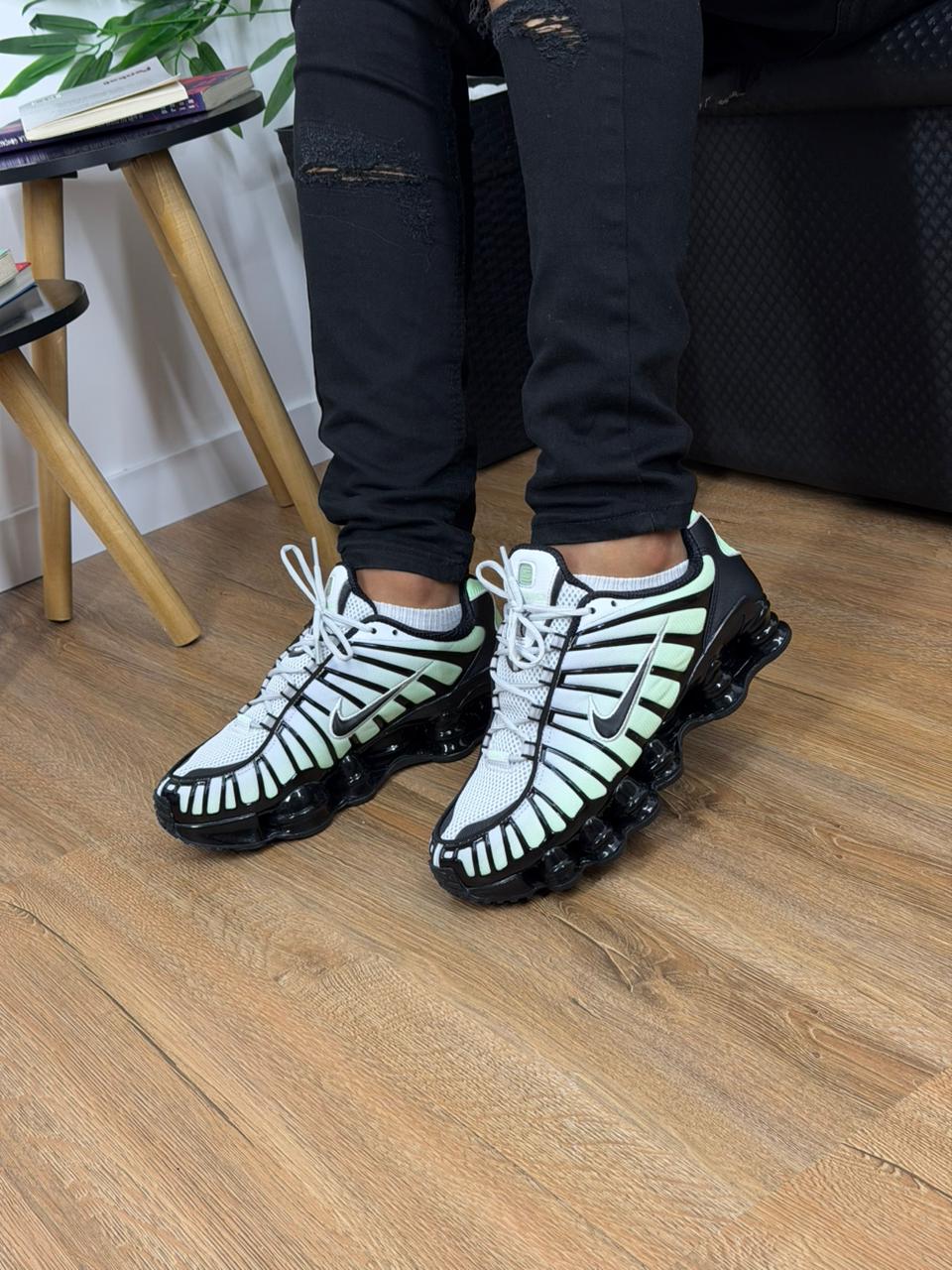 Nike Shox TL Preto, Verde e Branco AV3595-300 - Granfino Store