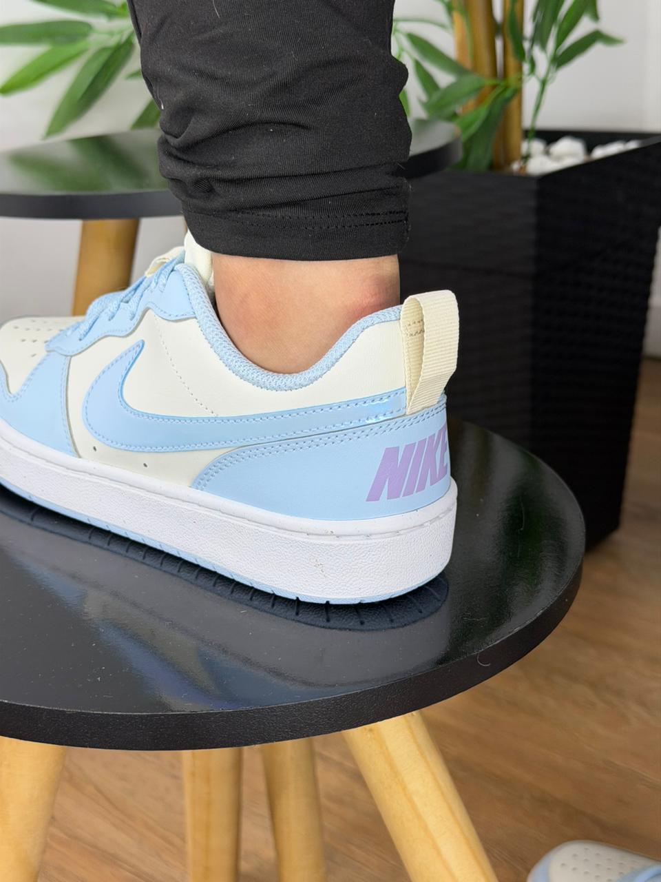 Tênis Nike Court Borough Low Douce/Blue Celeste IH4048-001