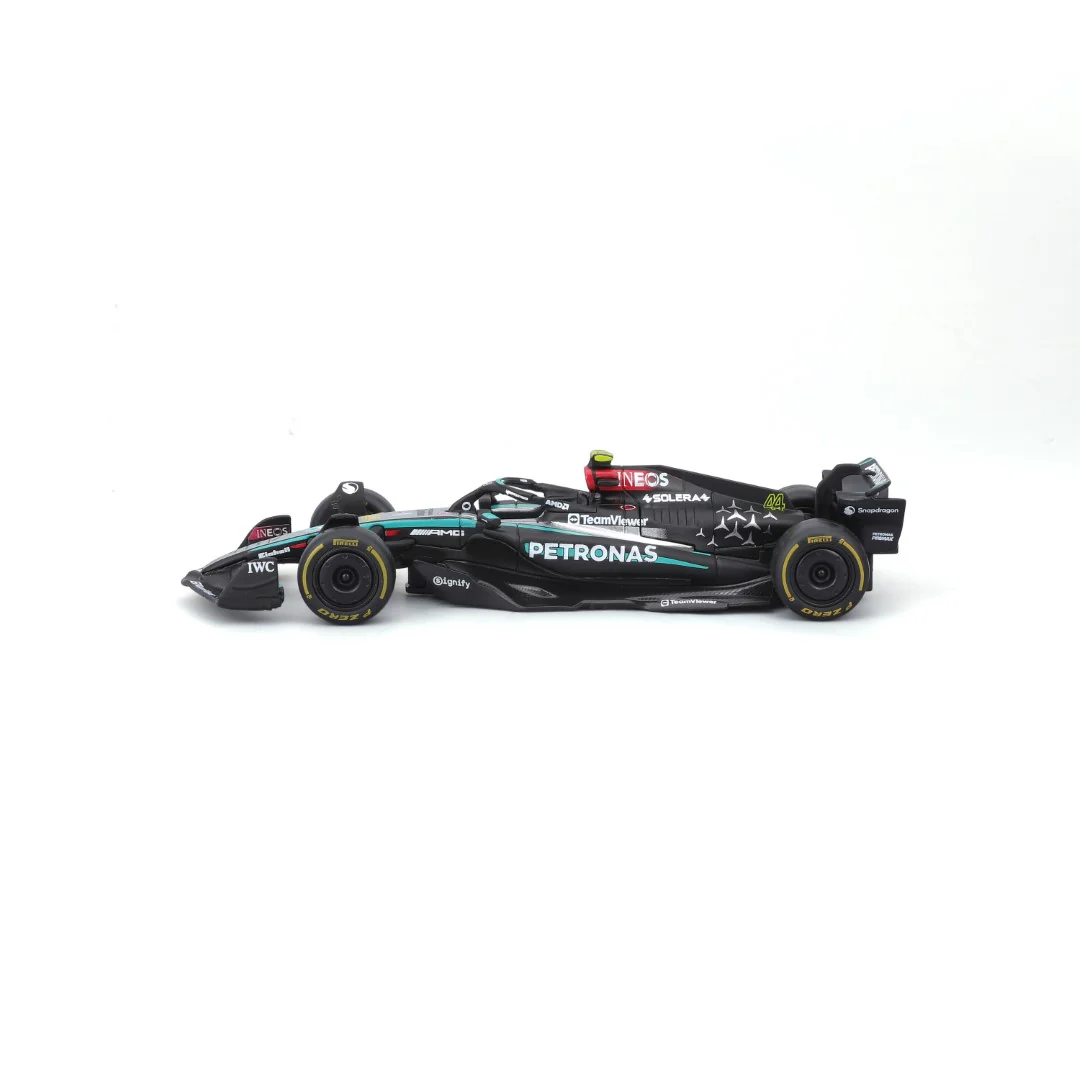 Fórmula 1 Mercedes AMG W15 E Performance #44 1:43 Bburago