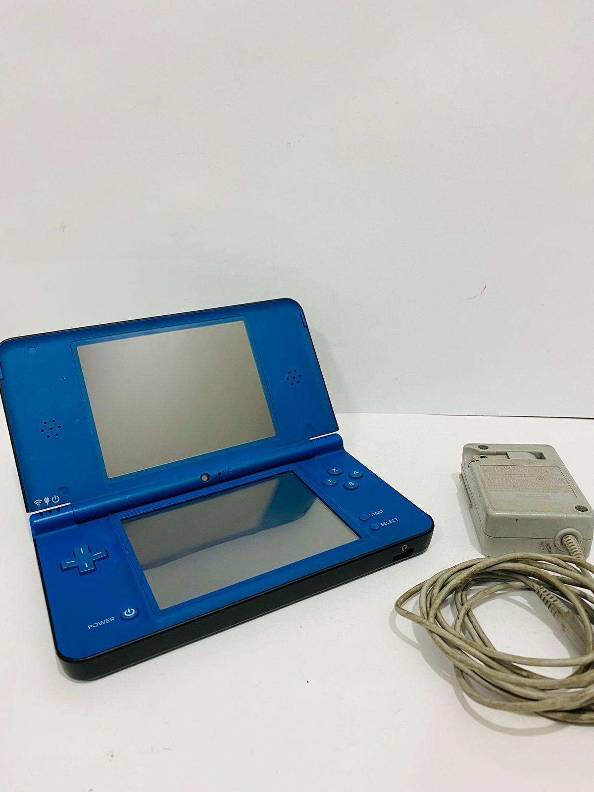 Nintendo dsi xl console bundle - video gaming - by owner