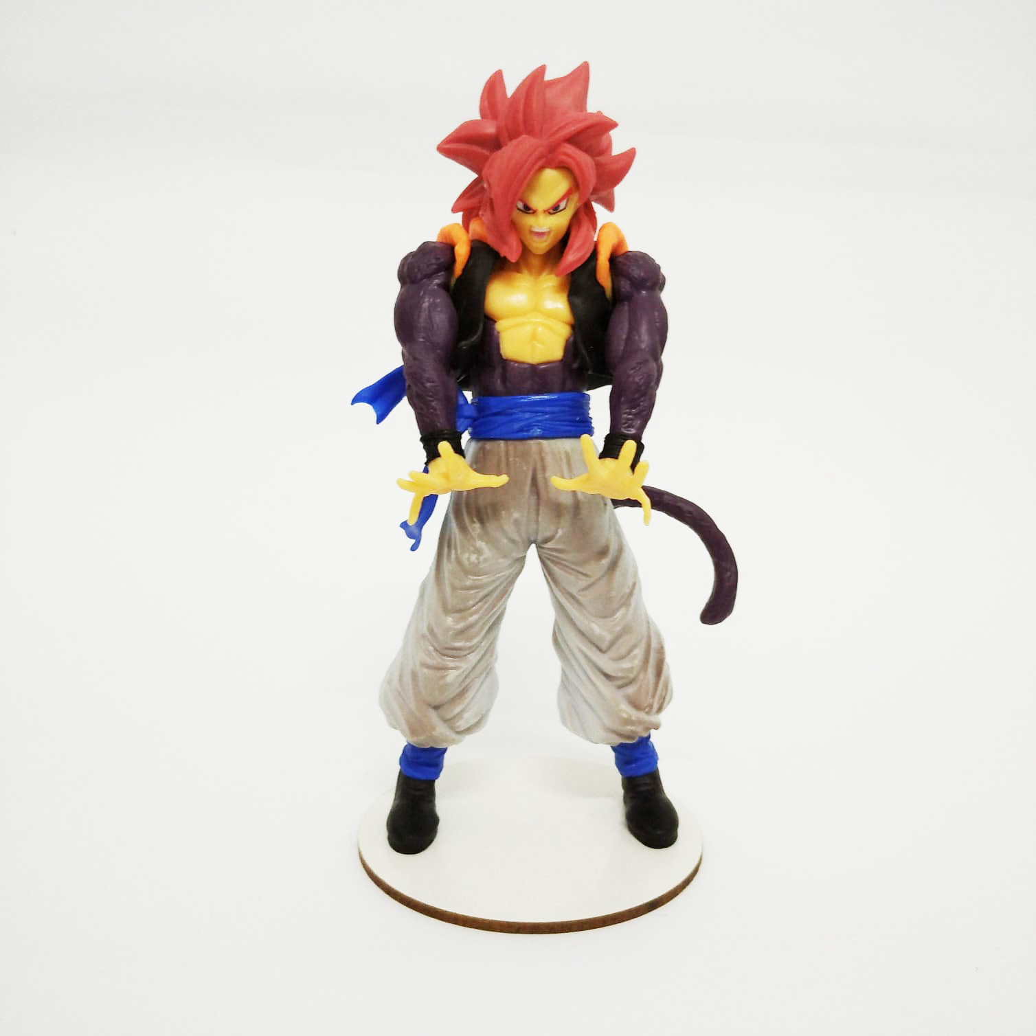 Goku Super Saiyajin 4 Boneco Colecionável em PVC