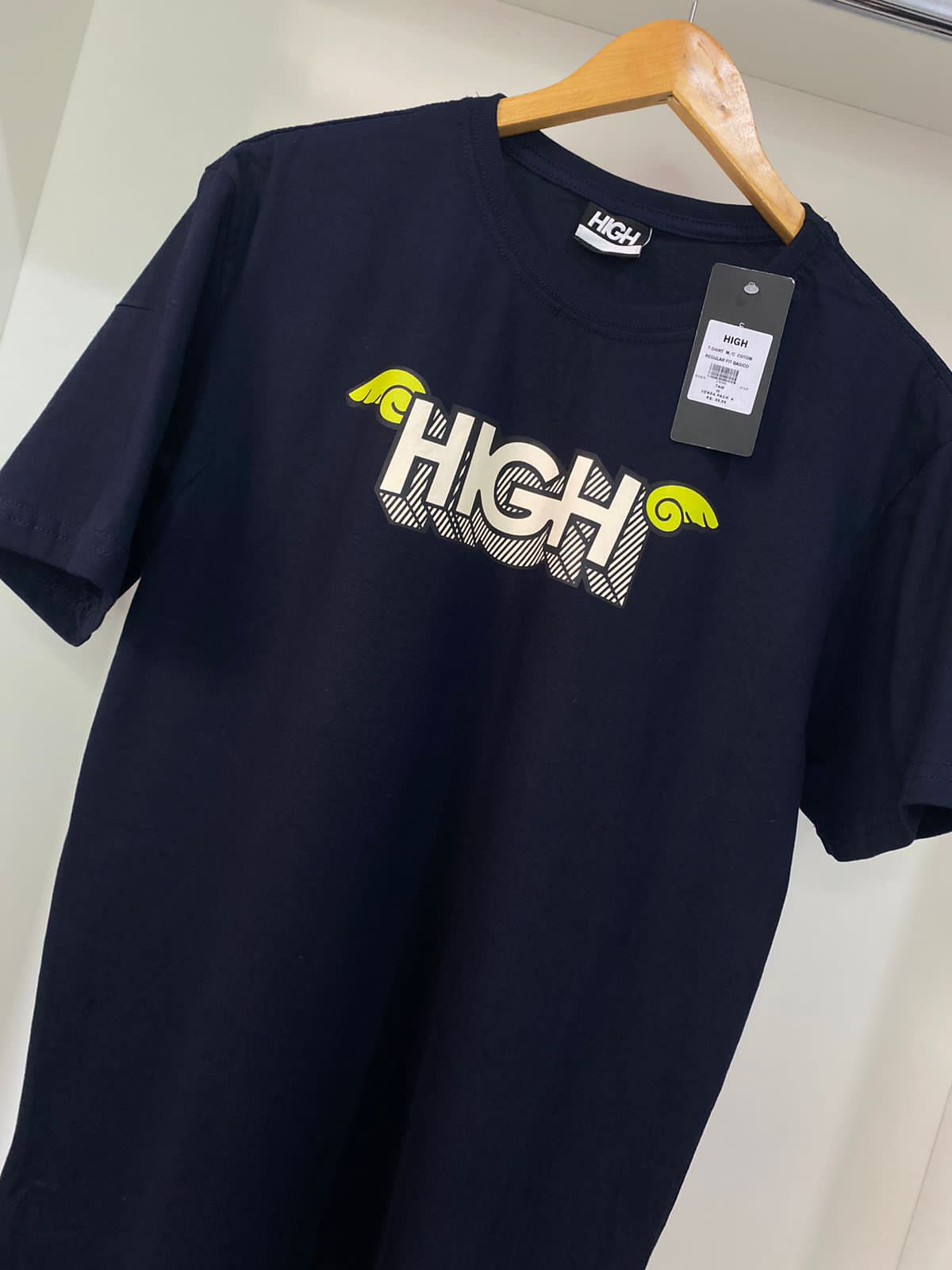 Camiseta High - Roupas e Acessórios