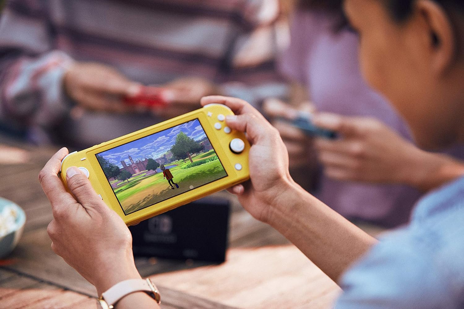 Nintendo Switch Lite Yellow desbloqueado - STONE GAMES