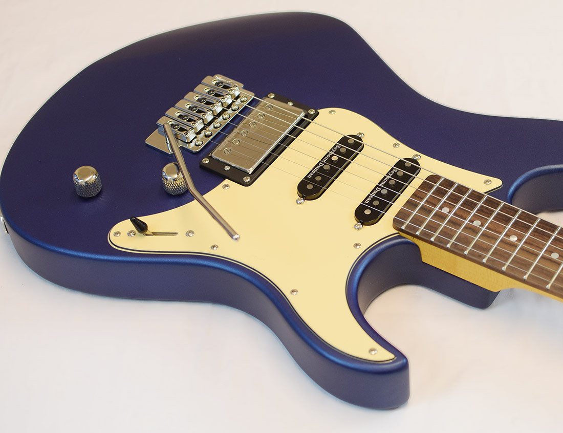Guitarra Yamaha Pacífica PAC 612 VIIX Matte Silk Blue Com 10% OFF