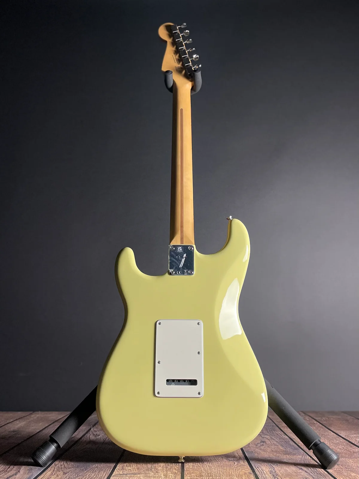 Guitarra Fender Player II Stratocaster® - Hialeah Yellow - Loja