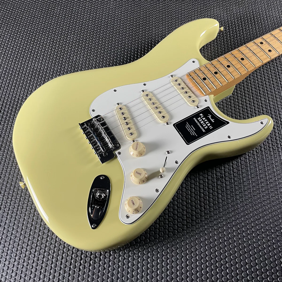 Guitarra Fender Player II Stratocaster® - Hialeah Yellow - Loja