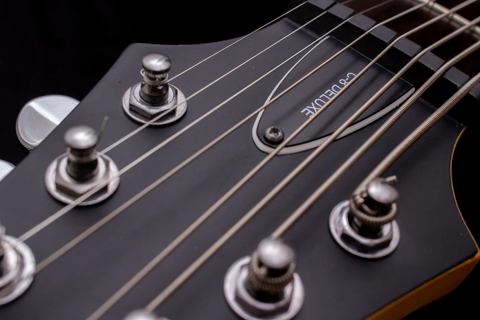 Guitarra Schecter C-8 Deluxe 8 Cordas SBK Satin Black com