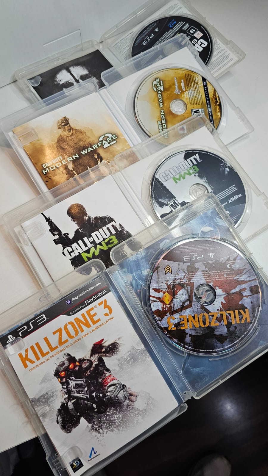 KIT JOGOS PS3 - CALL OF DUTY GHOSTS, MW2 & 3 e KILLZONE 3 - USADOS
