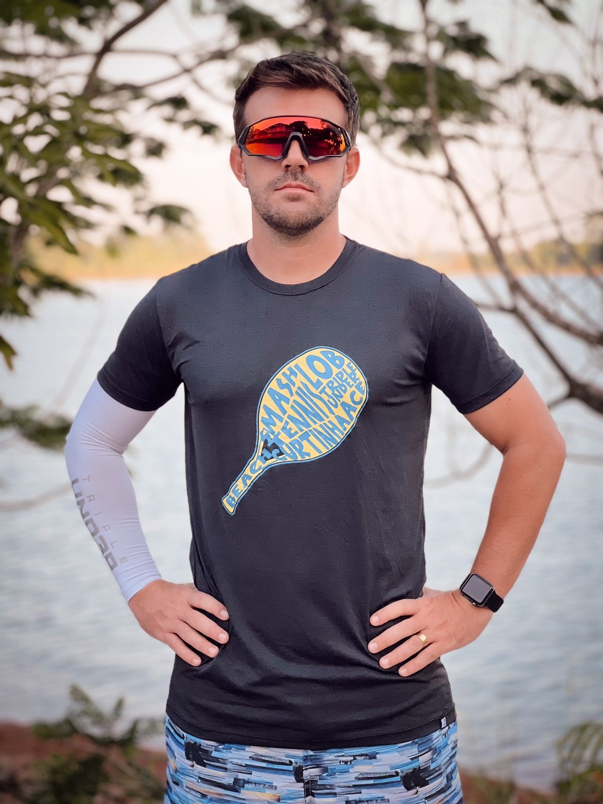 Camisa Masculina Effect Beach Tennis Raquete Amarela e Azul - Triple Under  Varejo