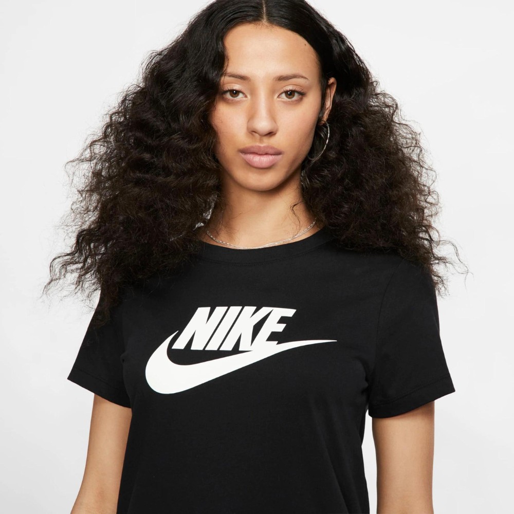 Camiseta Nike Sportswear Feminina - Preto - Contênis