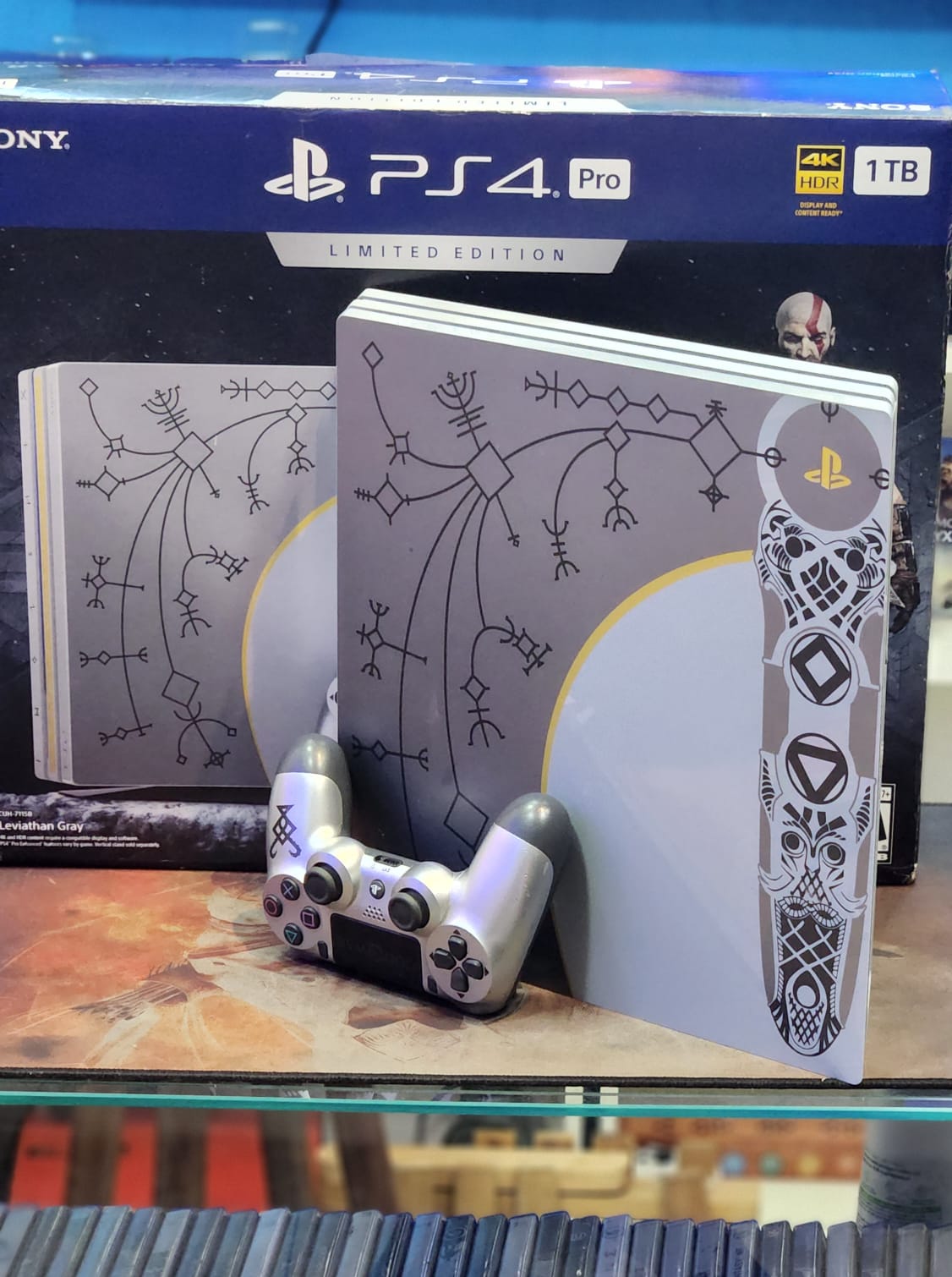 Sony Playstation 4 Pro Cuh-71 1tb God Of War: Limited Edition