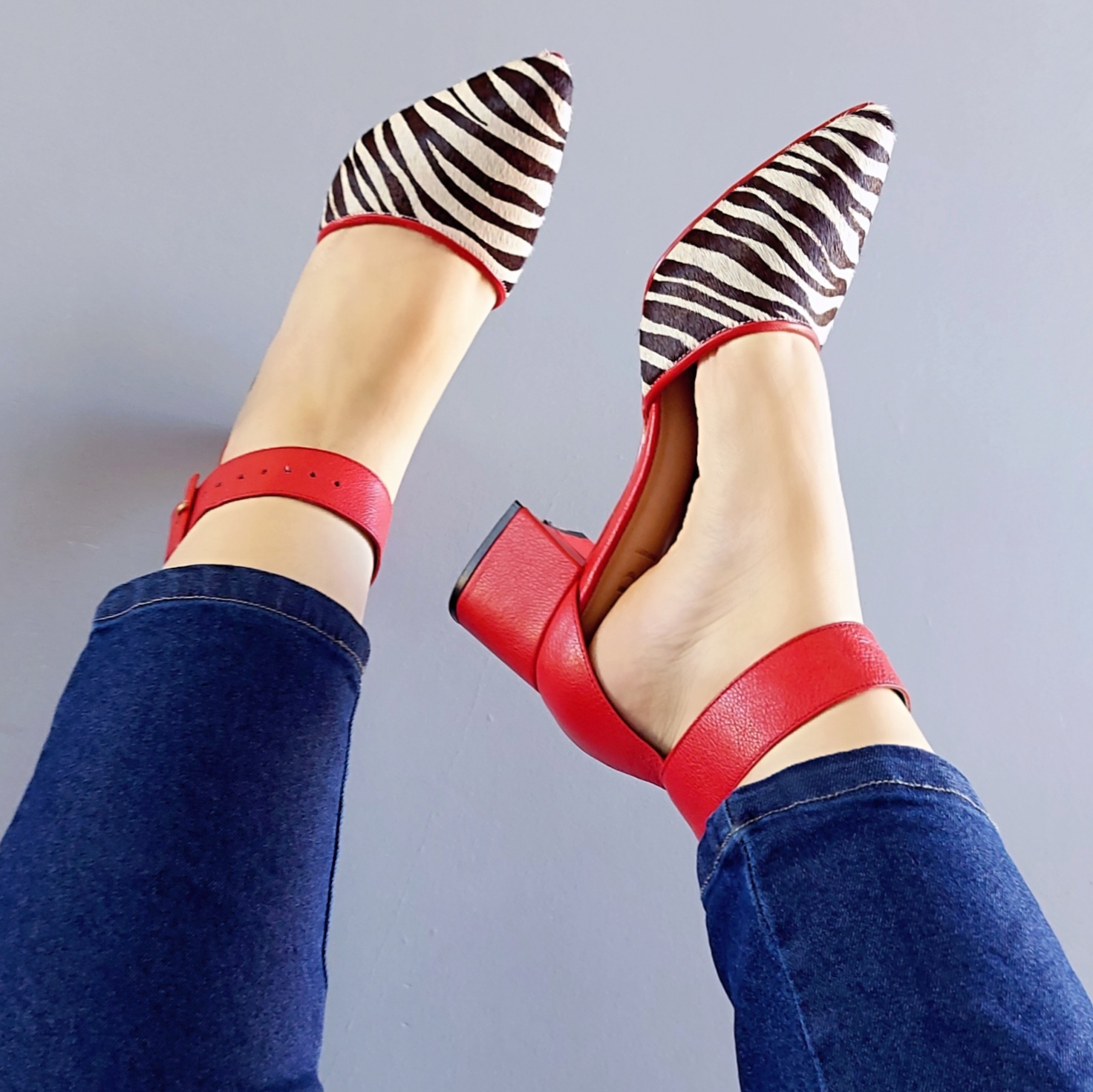 SCARPIN SALTO BAIXO BLOCO COURO ZEBRA VERMELHO CAMPARI CONFORTAVEL