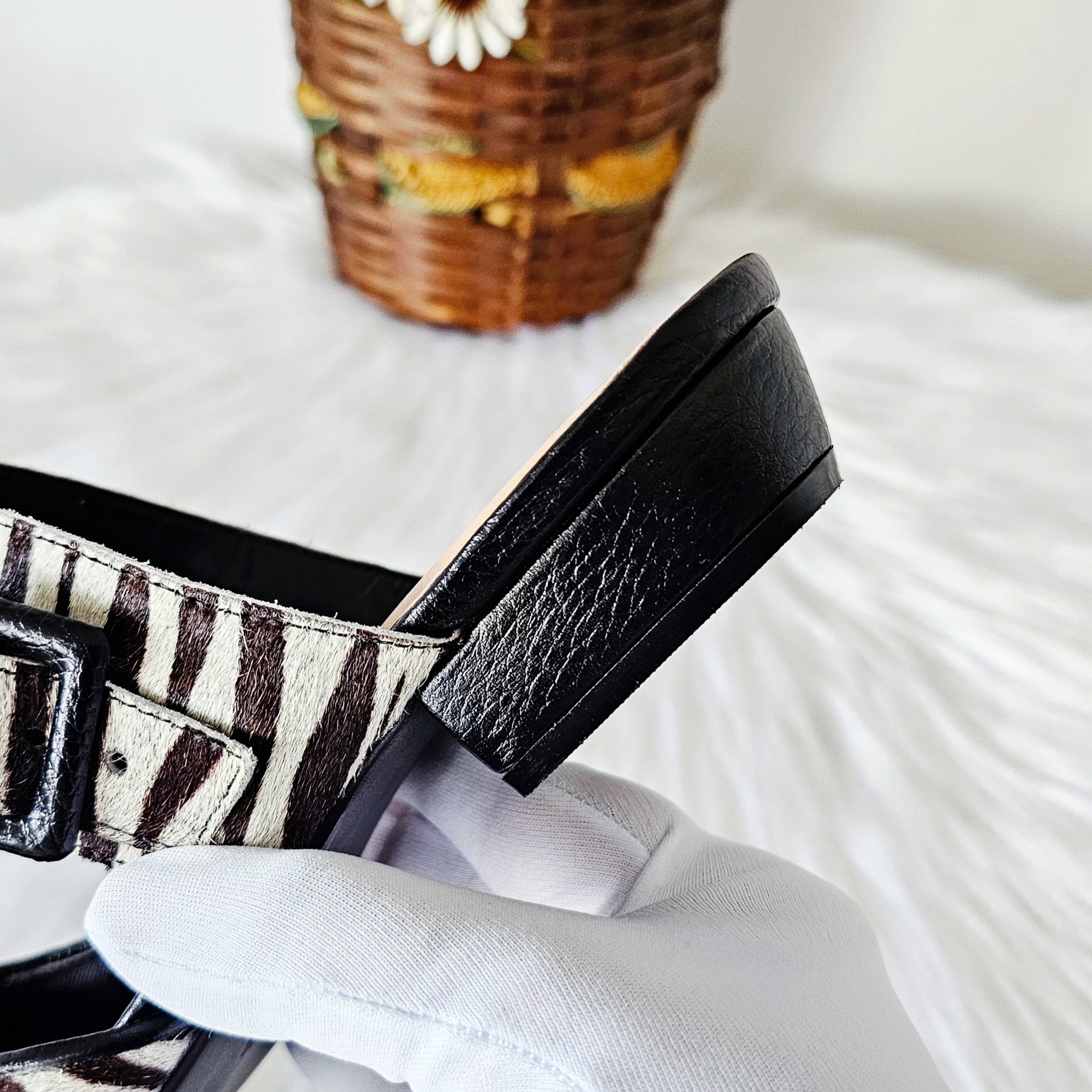 Mule Salto Baixo Bloco 2cm Couro Zebra Confortável – Pri Gonçalves