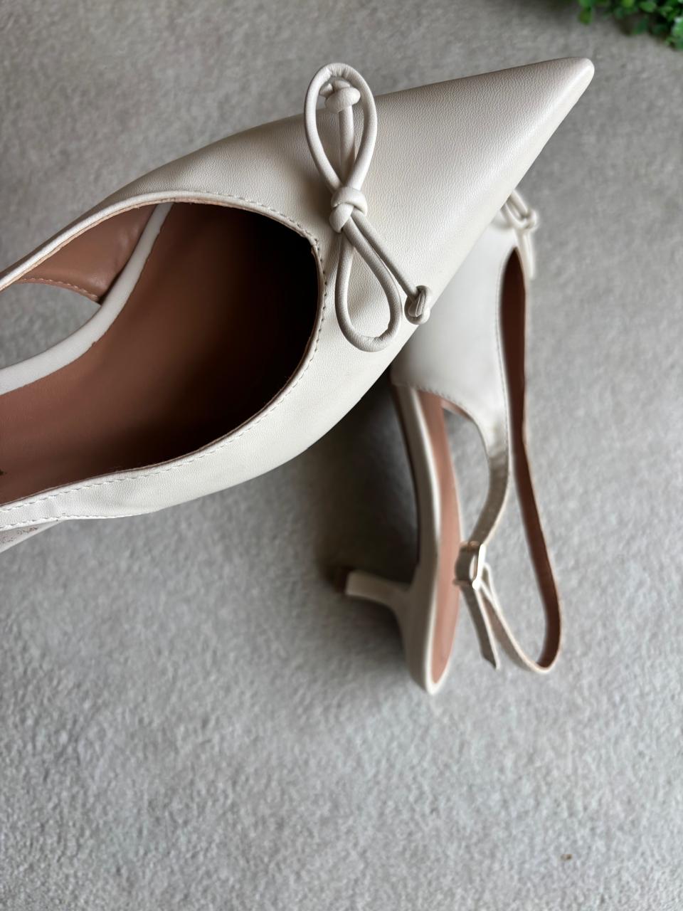 Scarpin Thais Off White - Viviana Calçados | Bolsas, Sapatos