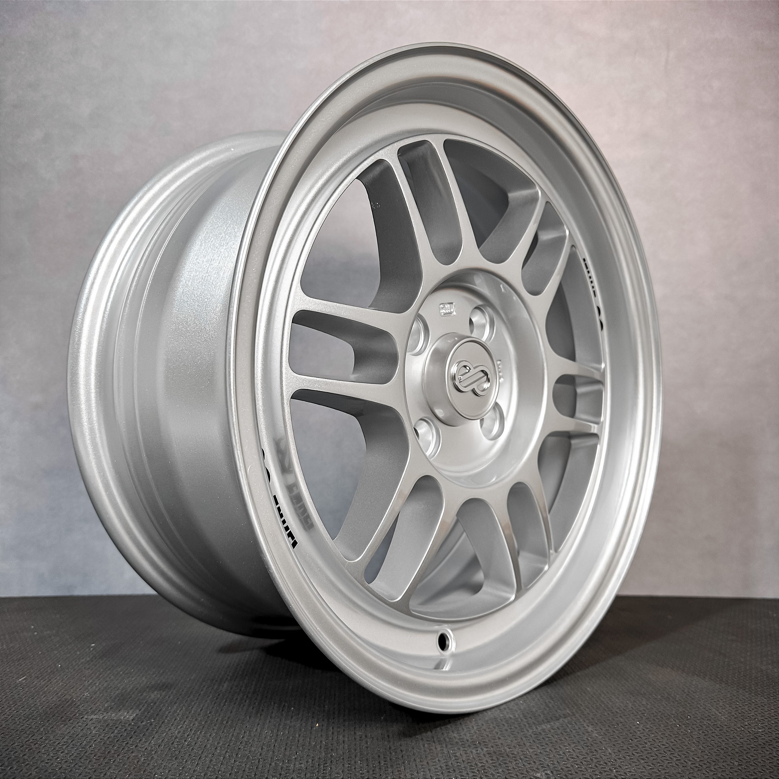ENKEI RPF1 15インチ 7J +35 PCD100RE71RS付き Jogo de rodas Enkei RPF1 - 15x7