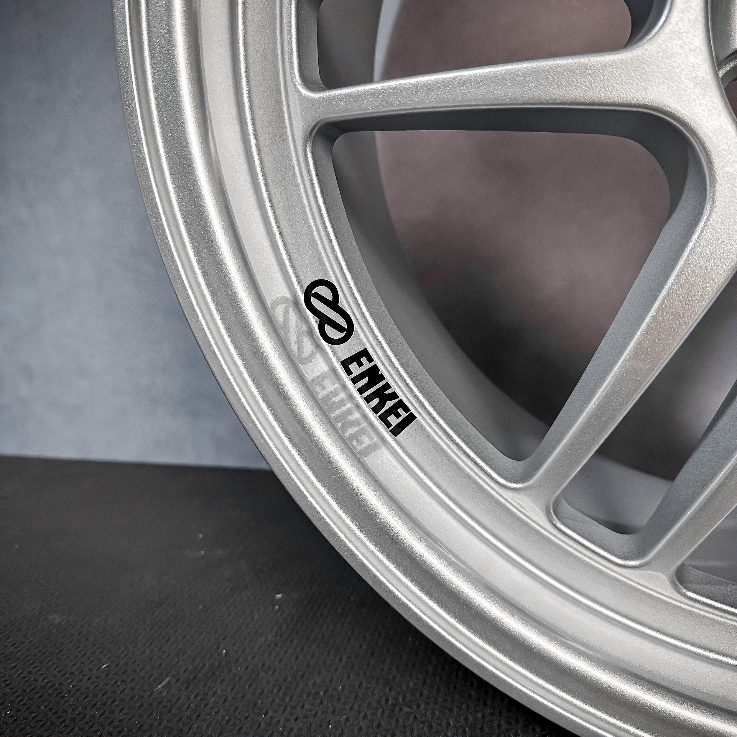 Jogo de rodas Enkei Rpf1 - 18x8,5