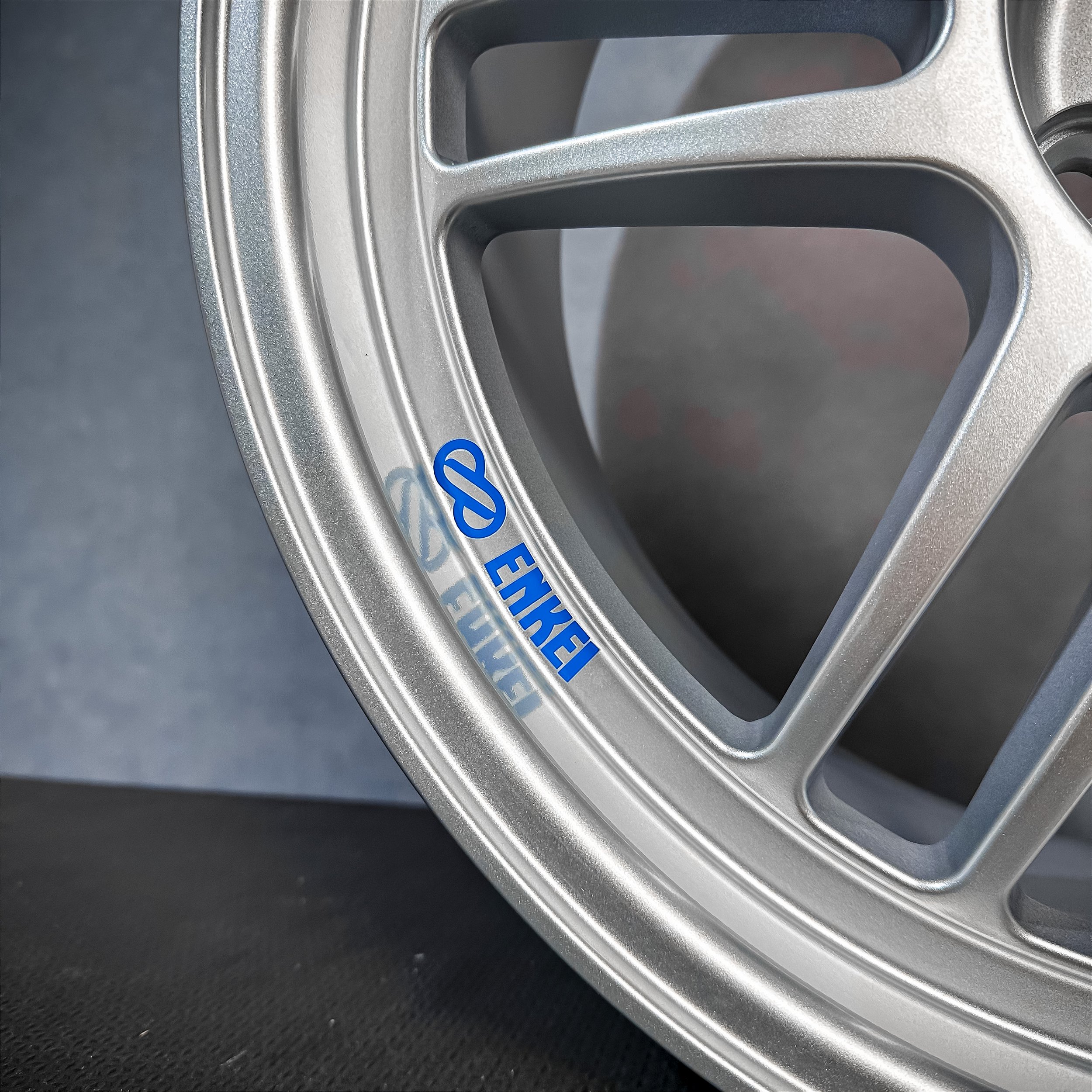 Jogo de rodas Enkei Rpf1 - 18x8,5