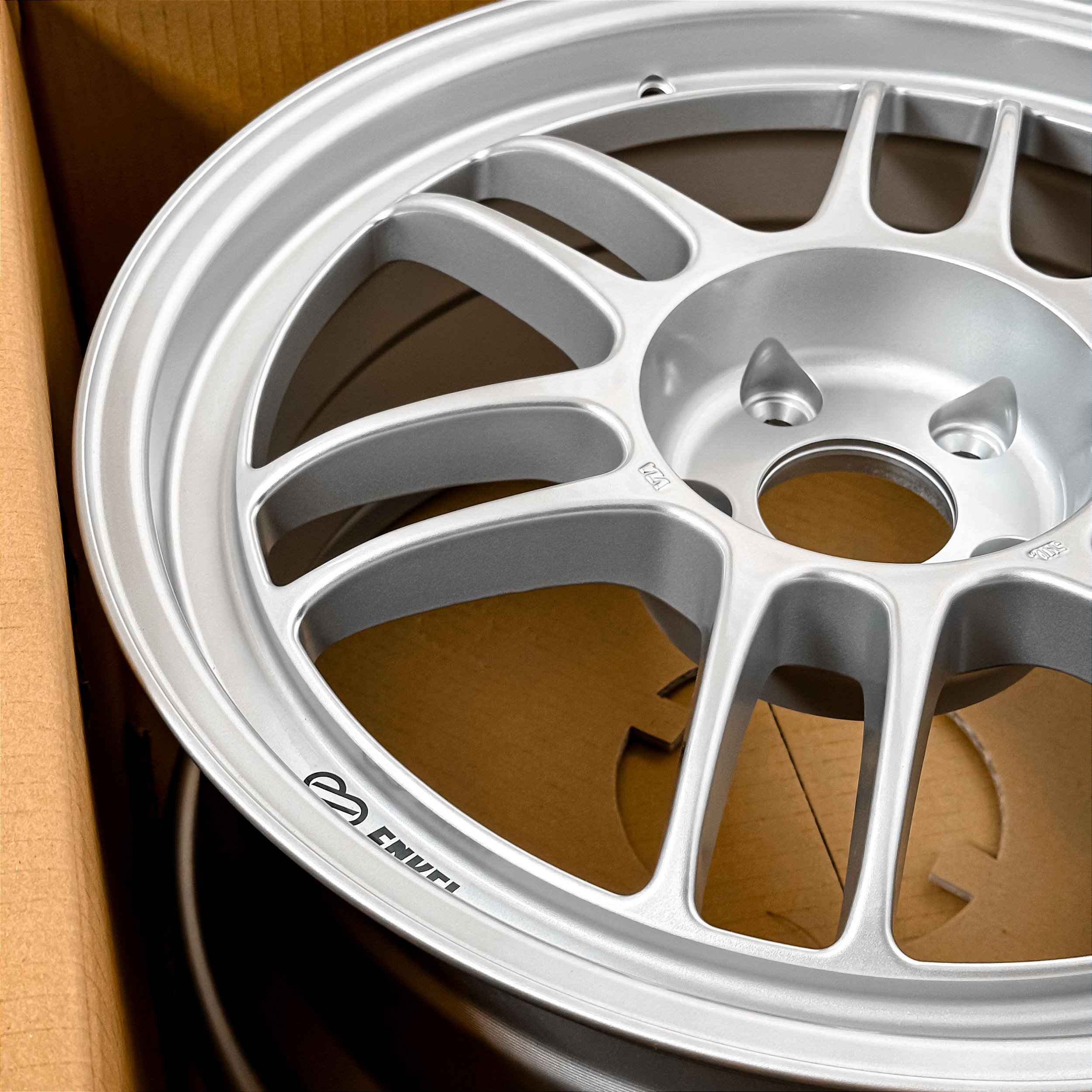 Jogo de rodas Enkei RPF1 - 17x8