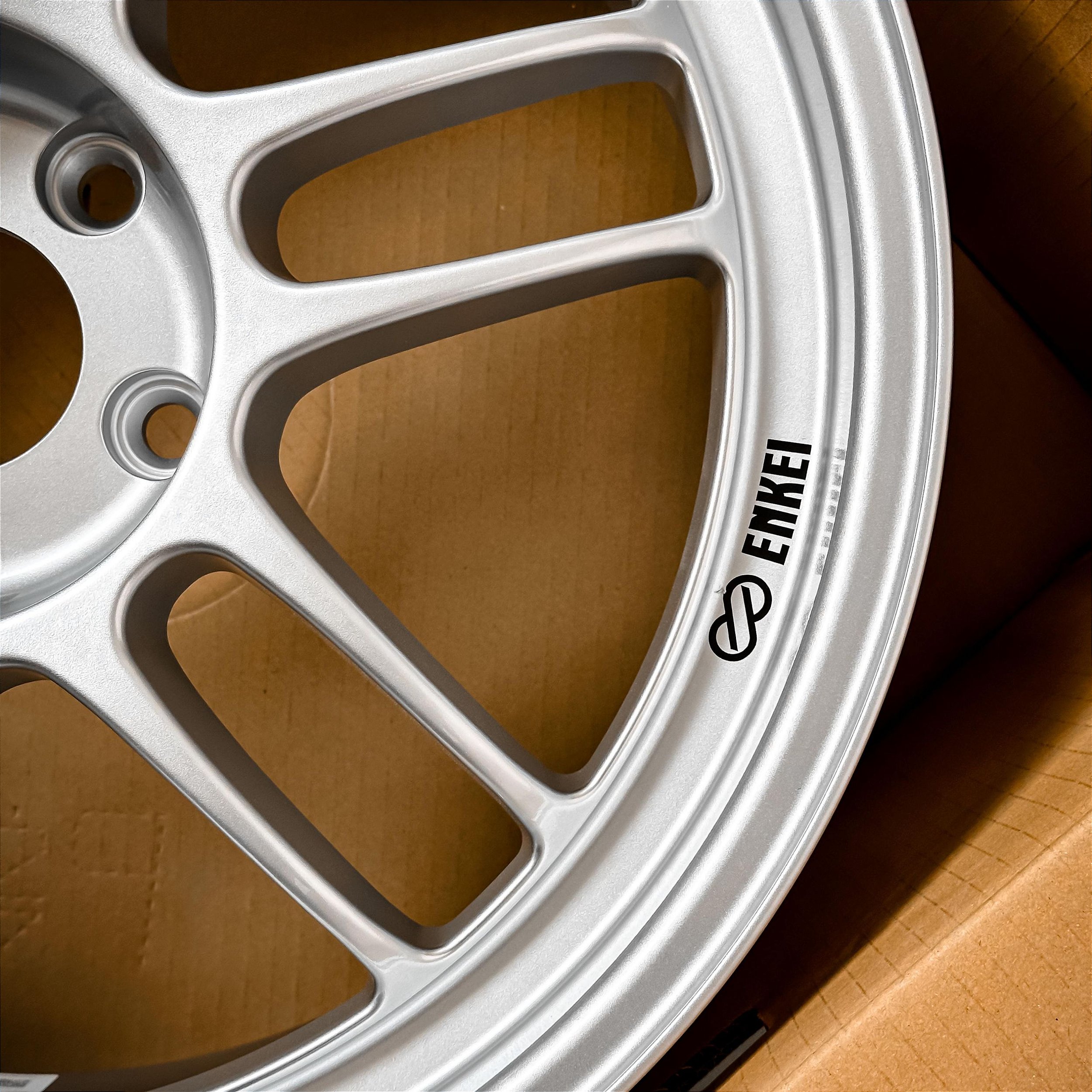 Jogo de rodas Enkei RPF1 - 17x8