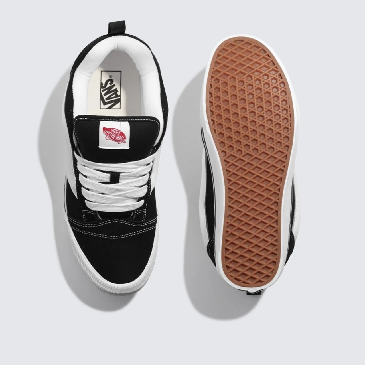 VANS TÊNIS KNU SKOOL BLACK TRUE WHITE - MELEVALOGO
