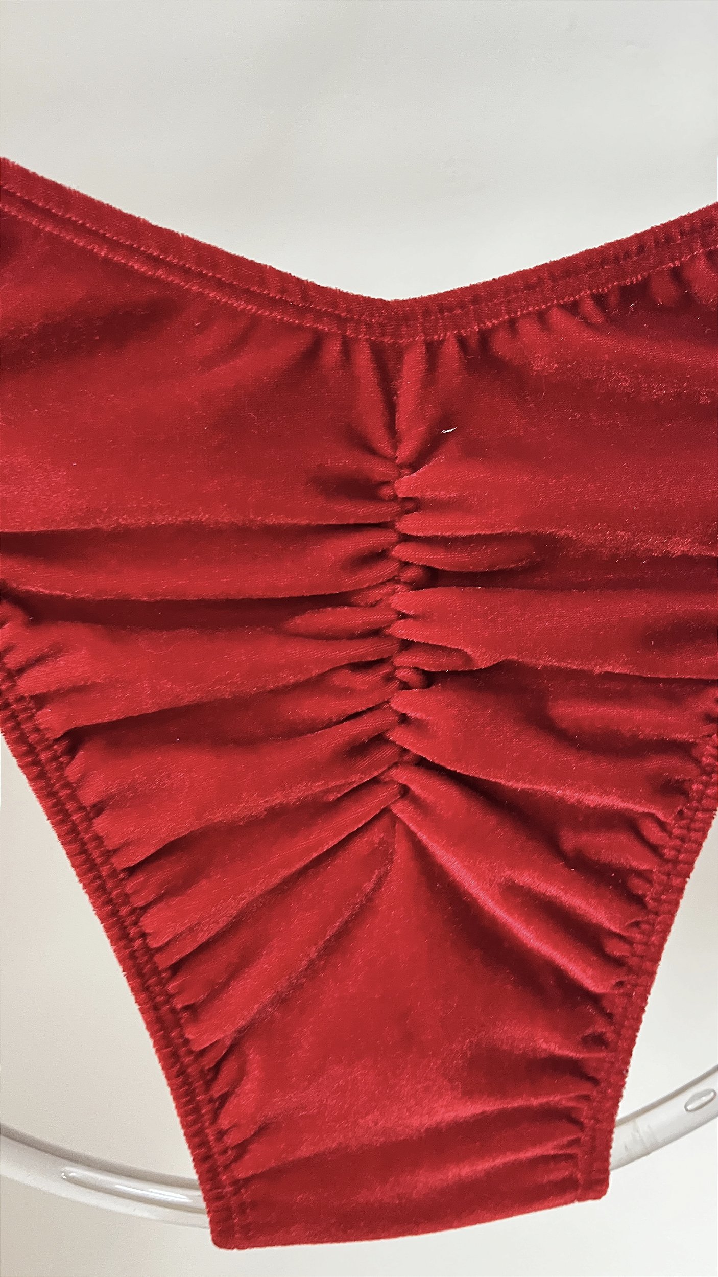 Sunga Bodybuilder Veludo Vermelho C/costura no glúteo - Padrão NPC - HB ...