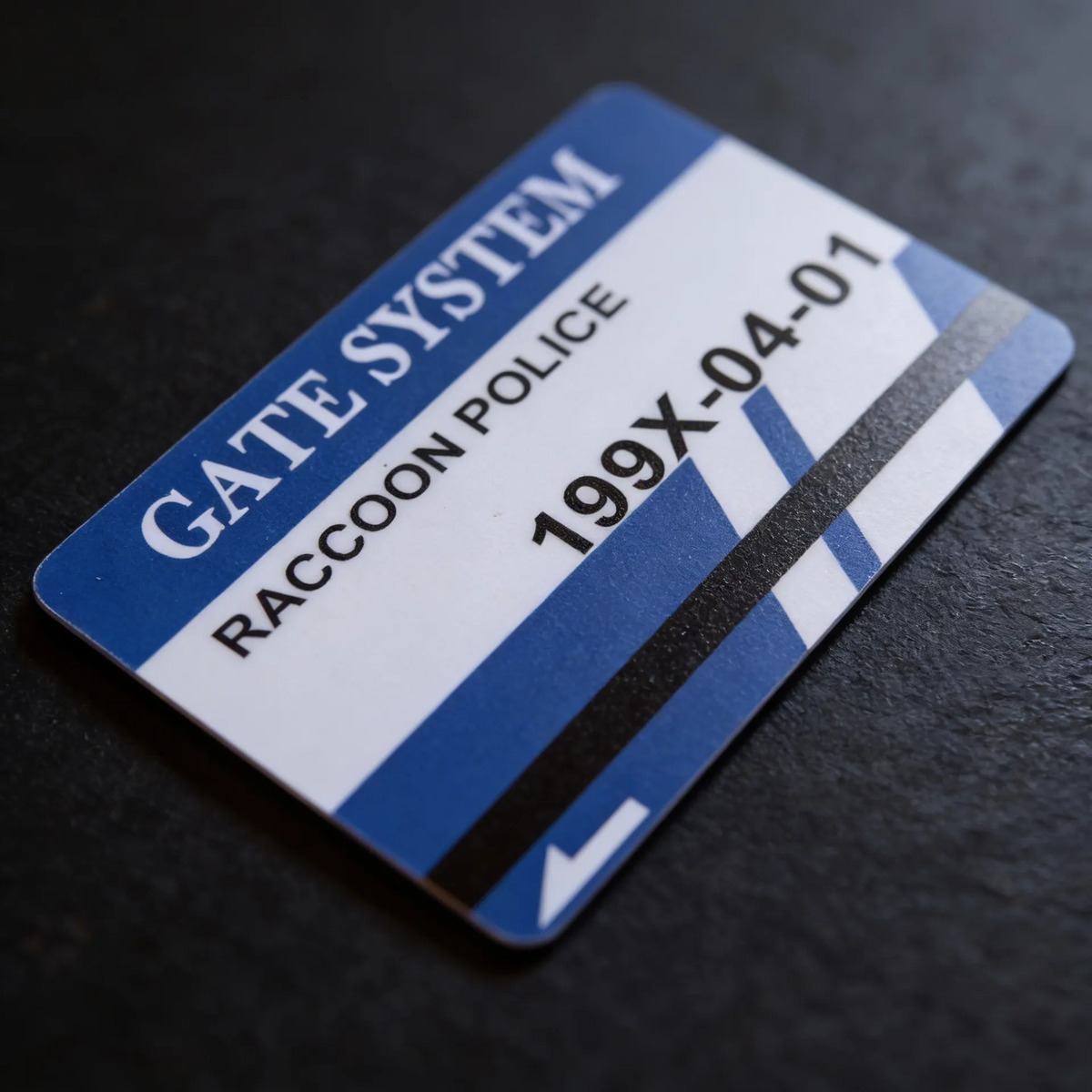 Cartão de Acesso Keycard Azul Gate System Resident Evil 2 - Tenda Medieval