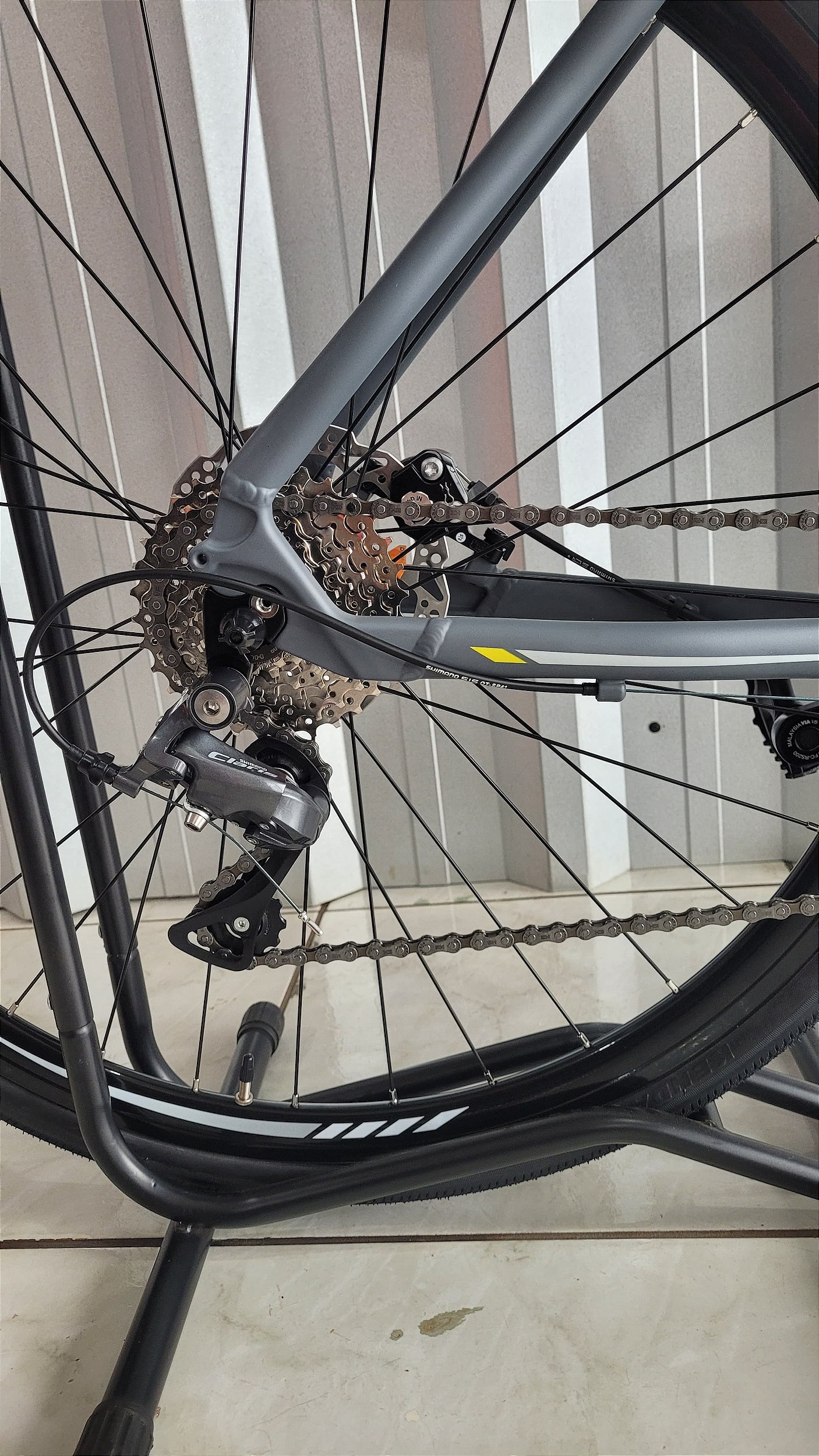 BICICLETA OGGI VELLOCE CLARIS ED LTD 16V GRAF/CINZA/AMAR 2024