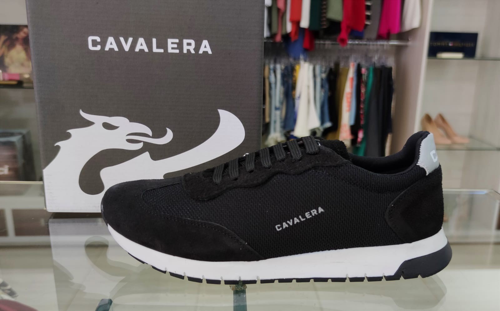 Tênis Cavalera Eagle Circle Branco e Preto - Faz a Boa!