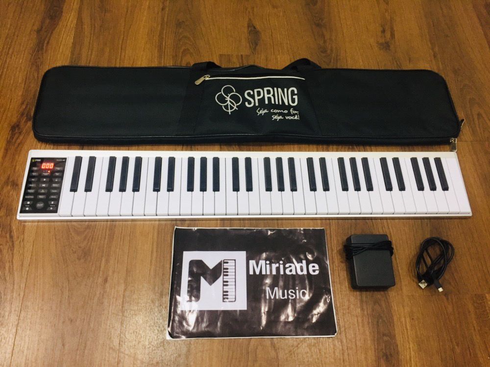 Teclado Spring seasons 61 + Bag e Pedal Sustain - Produto Usado - Miriade  Music - Os melhores teclados e pianos digitais.