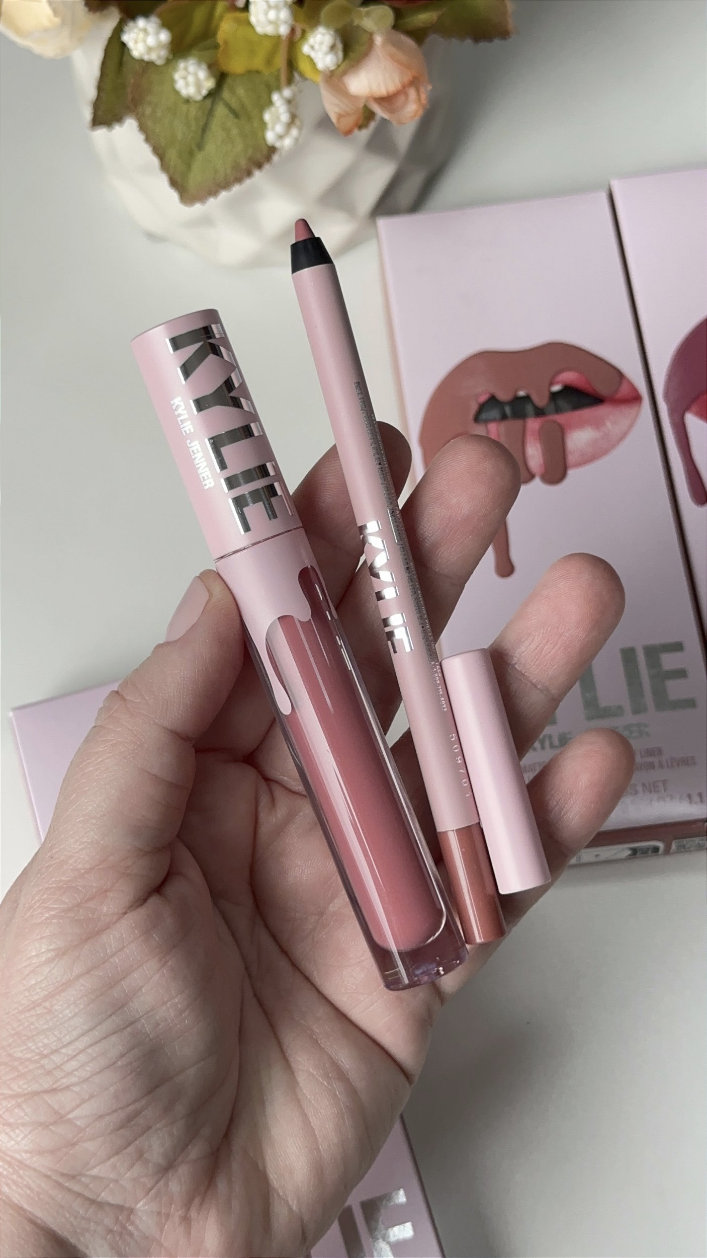 Lip combo Kylie Jenner Cor 302 Snow Way Bae (2 itens) #progressiva