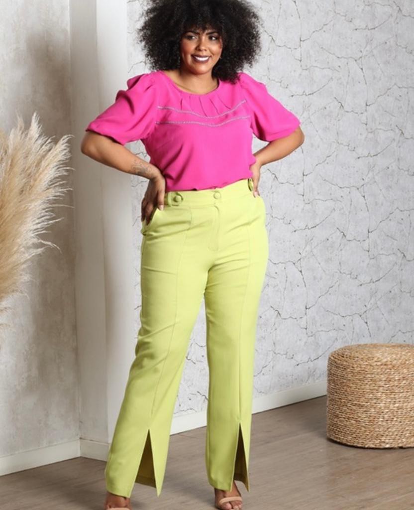 Calça com fenda best sale frontal