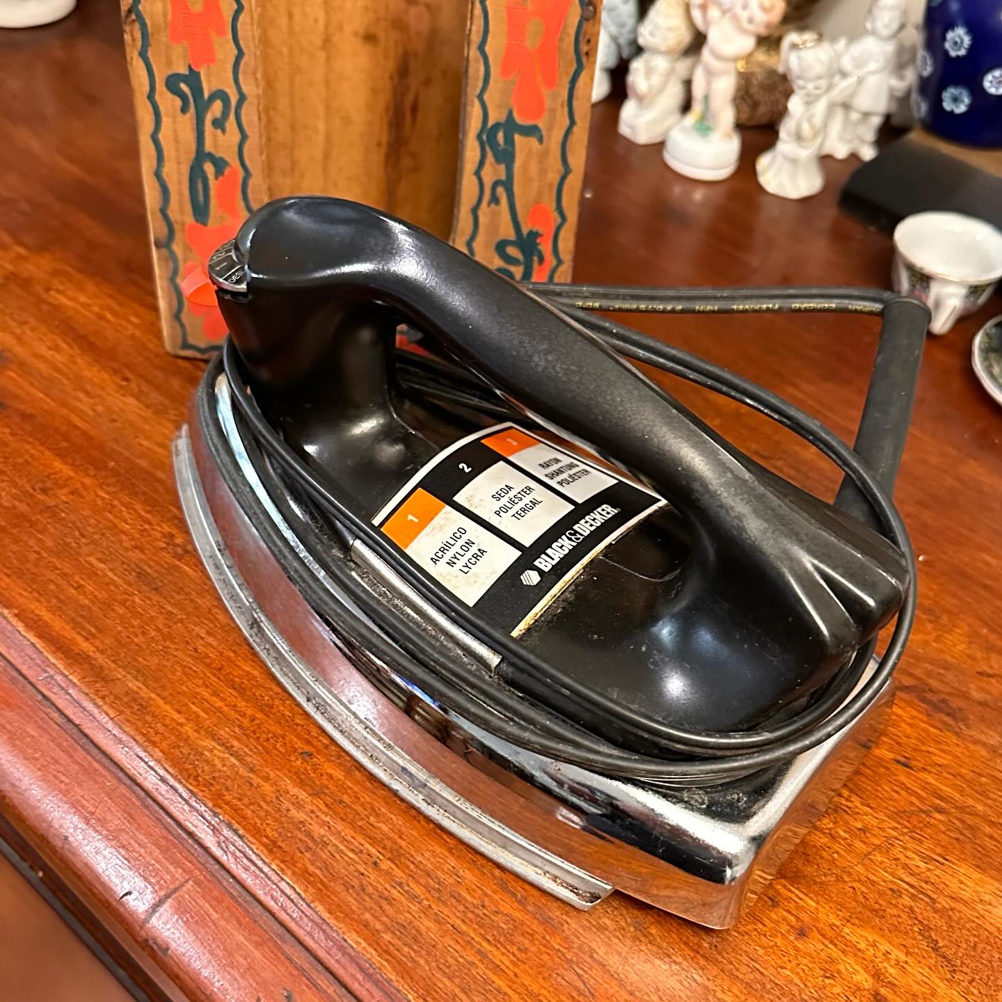 Antigo ferro Black & Decker - Dônama Antiquário