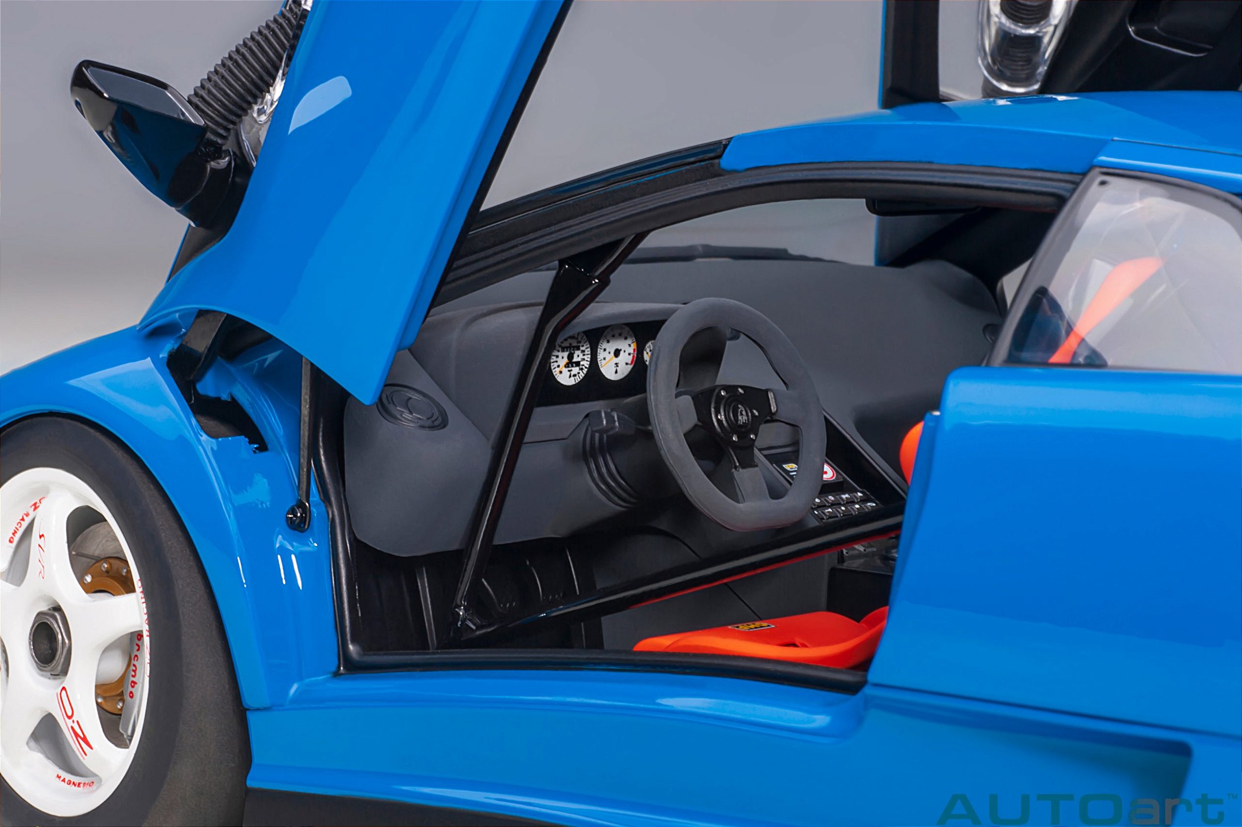 AUTOart 1:18 Lamborghini Diablo SE30 Jota Ano de construção