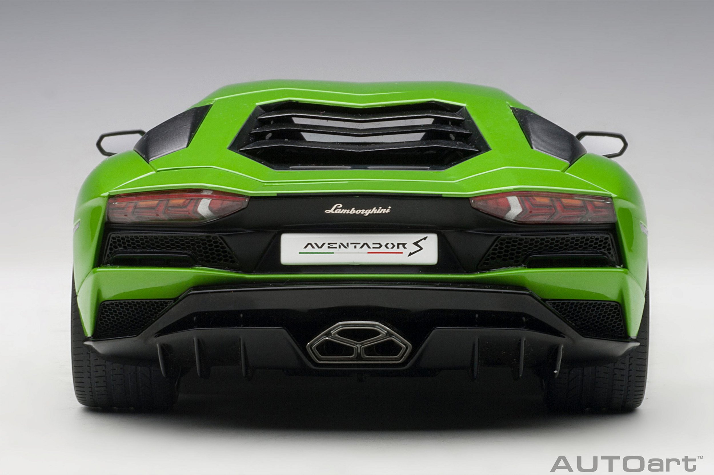 Lamborghini Aventador S 1:18 Autoart Verde - 19 anos! Loja on-line