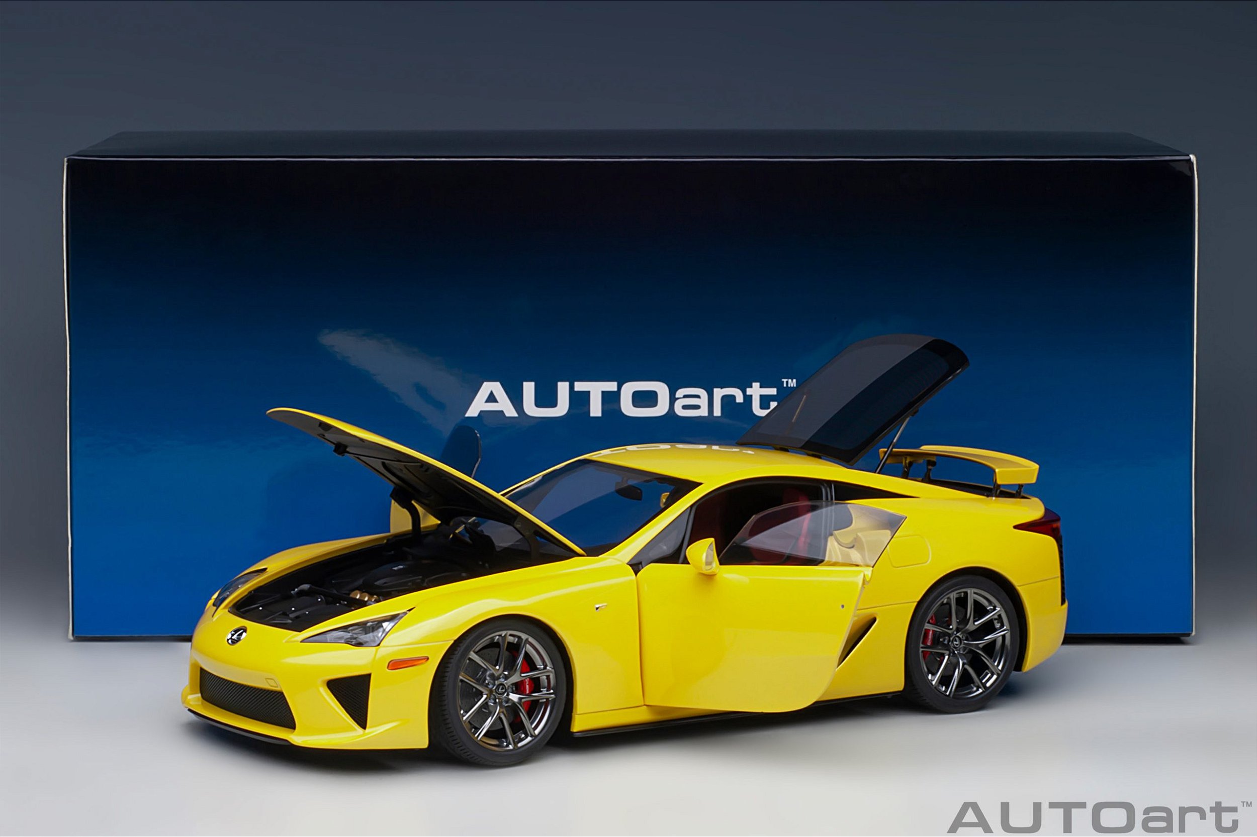 Lexus LFA 1:18 Autoart Amarelo - 19 anos! Loja on-line de