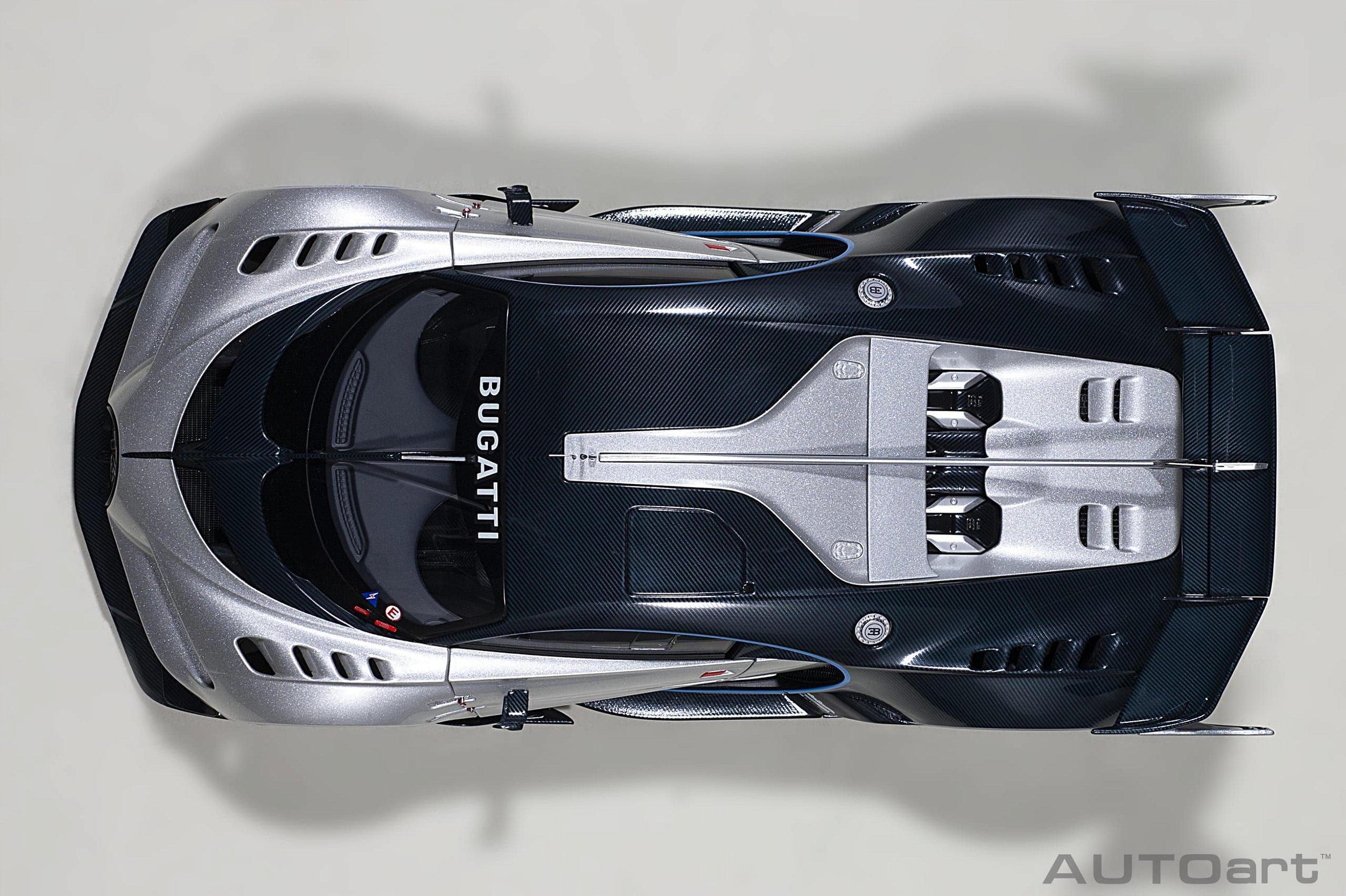 Bugatti Vision Gran Turismo 1:18 Autoart Cinza - 19 anos! Loja on