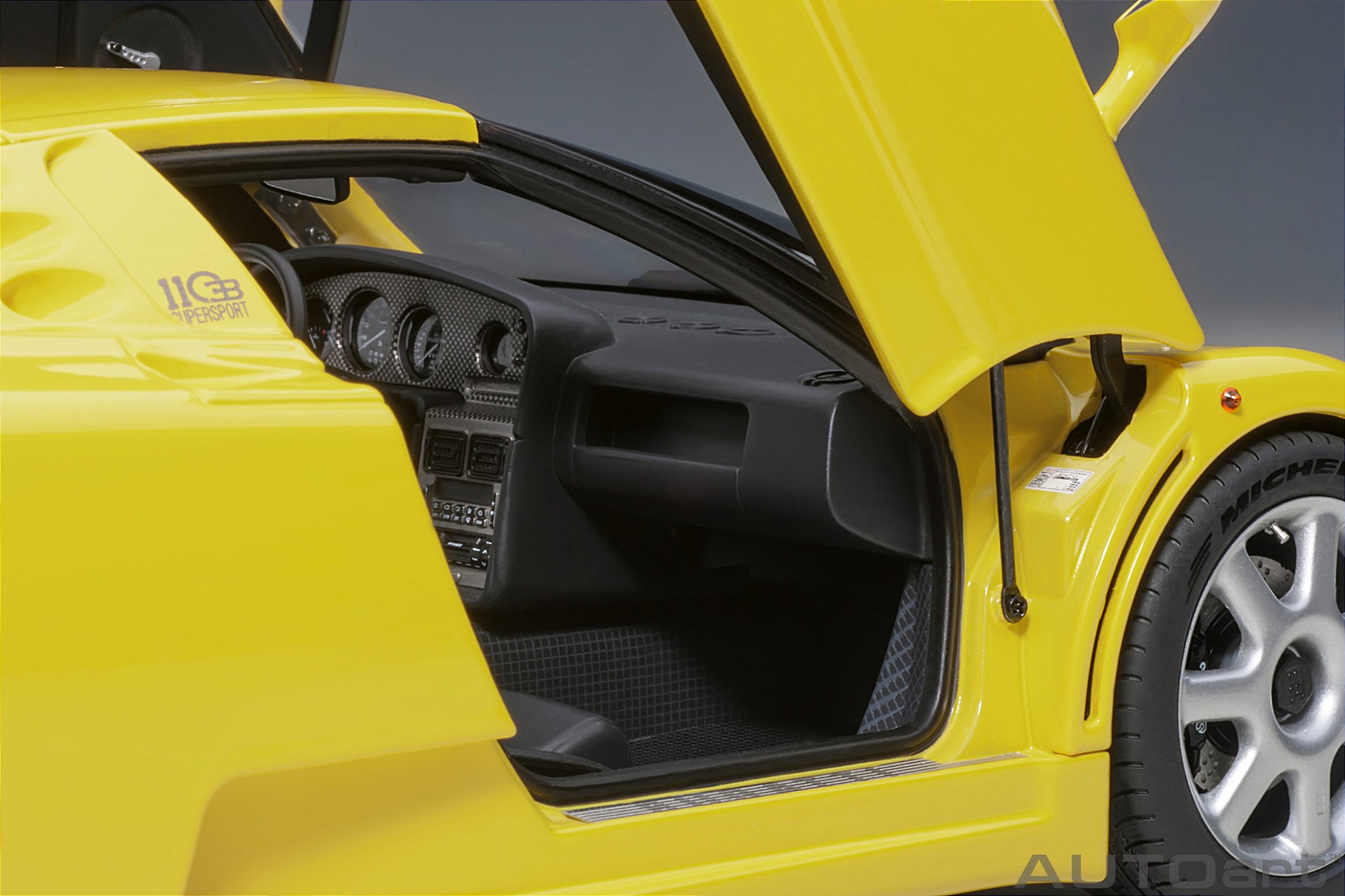 Bugatti EB110 SS 1:18 Autoart Amarelo - 20 anos! Loja on-line de