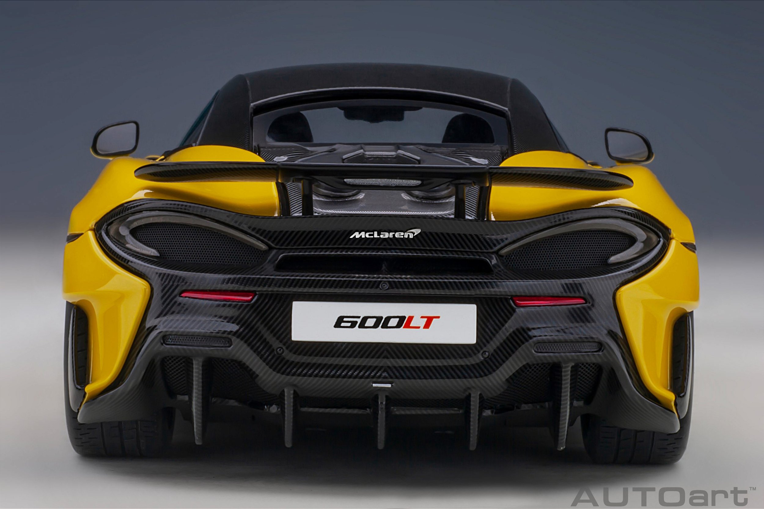 McLaren 600LT 1:18 Autoart Amarelo - 20 anos! Loja on-line de