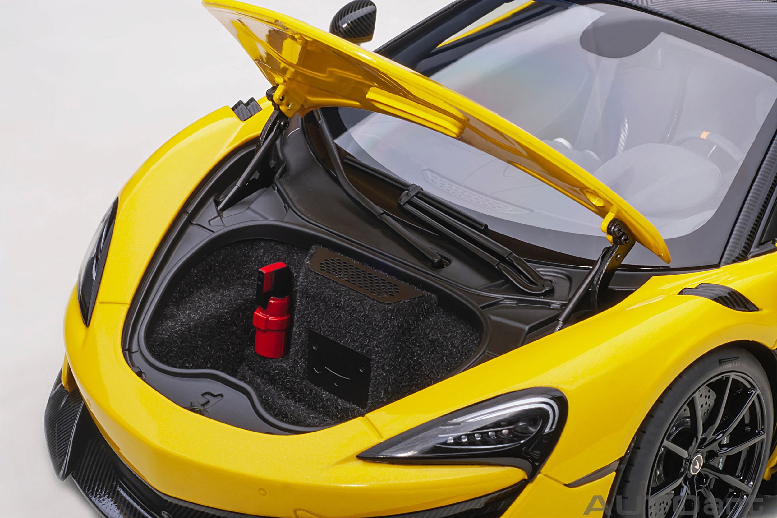 McLaren 600LT 1:18 Autoart Amarelo - 20 anos! Loja on-line de