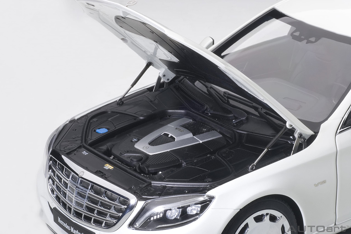 Mercedes Benz Maybach S600 Pullman 1:18 Autoart Branco - 20 anos