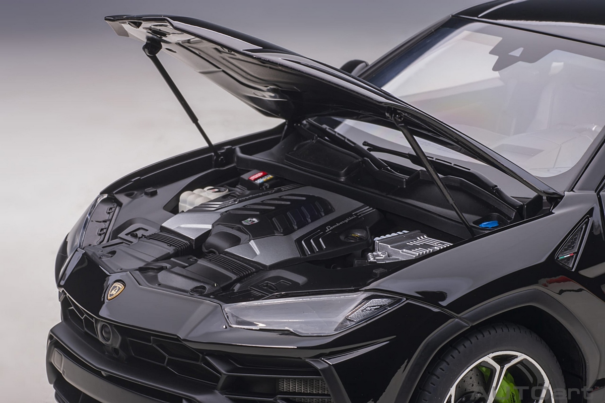 Lamborghini Urus 1:18 Autoart Preto - 18 anos! Loja on-line