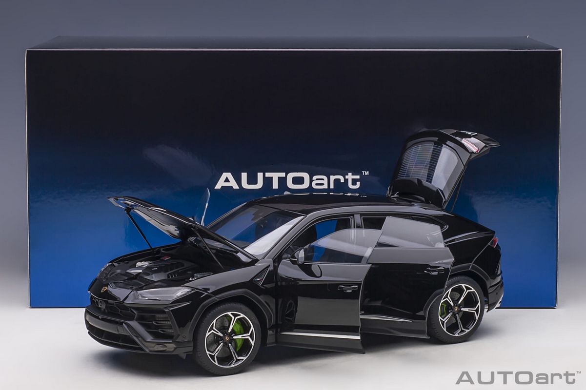 Lamborghini Urus 1:18 Autoart Preto - 19 anos! Loja on-line de