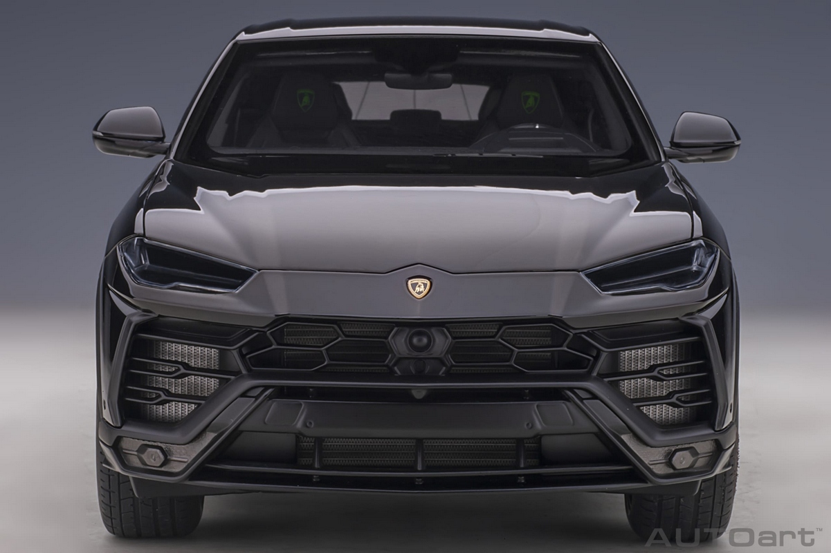 Lamborghini Urus 1:18 Autoart Preto - 19 anos! Loja on-line de