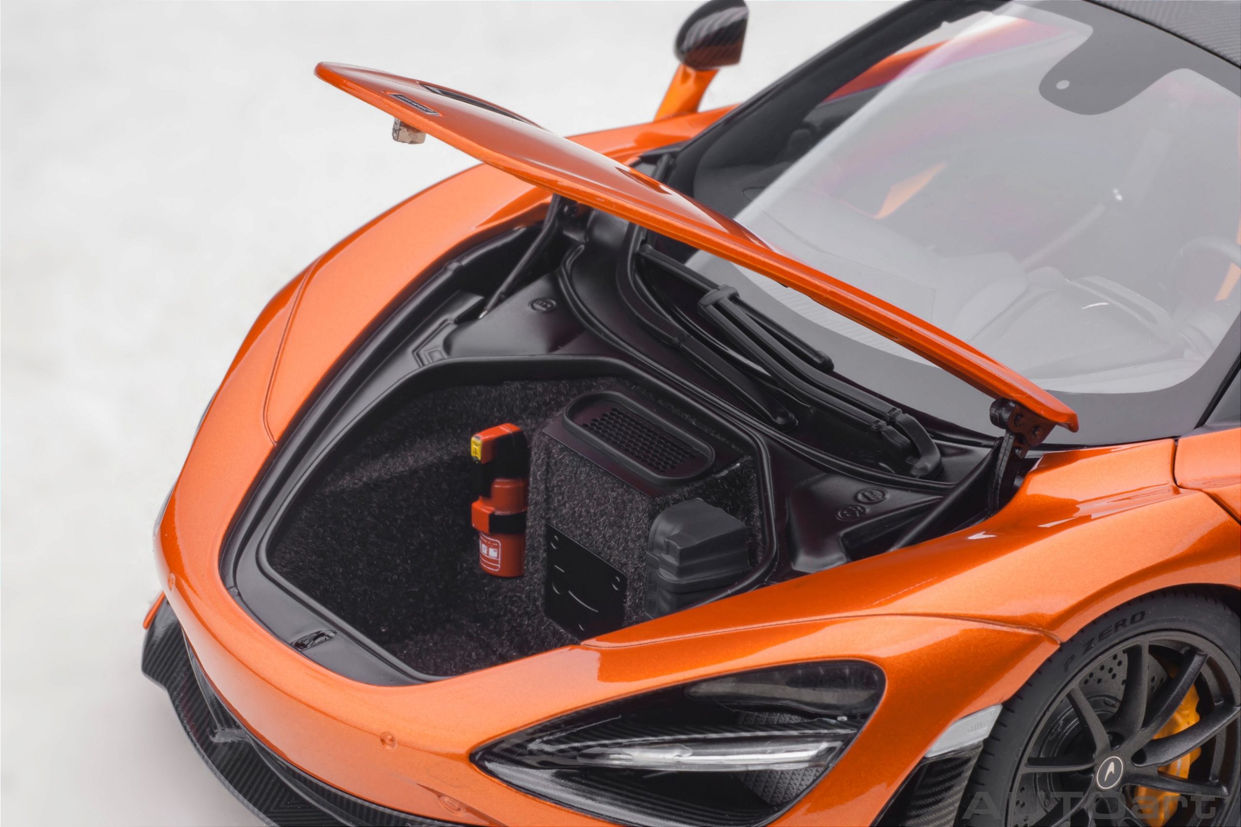 McLaren 720S 1:18 Autoart Laranja - 20 anos! Loja on-line de