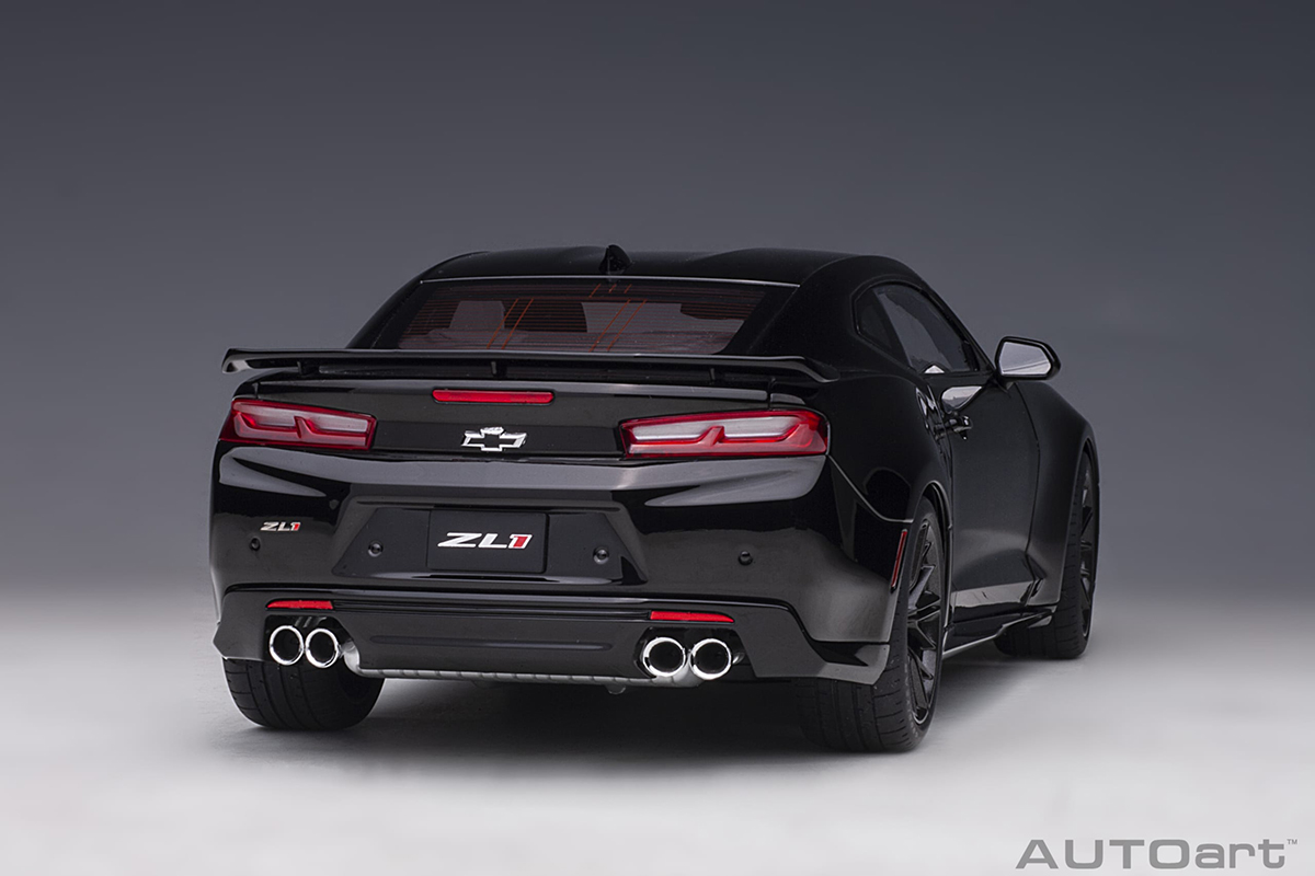 オートアート AUTOart Camaro ZL1 2017 1/18 Chevrolet Camaro ZL1 2017 1:18 Autoart Preto - 19 anos! Loja on