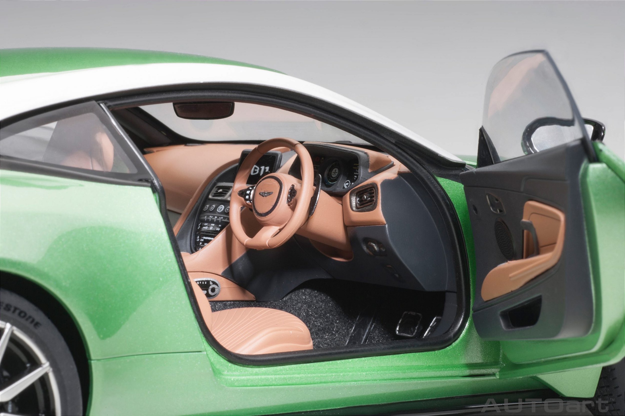Aston Martin DB11 1:18 Autoart Verde - 20 anos! Loja on-line de