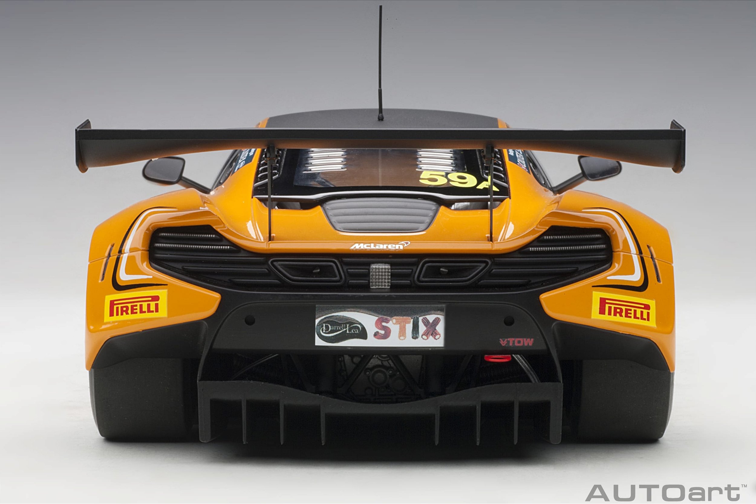 McLaren 650S GT3 12 Horas Bathurst 2016 1:18 Autoart - 20 anos